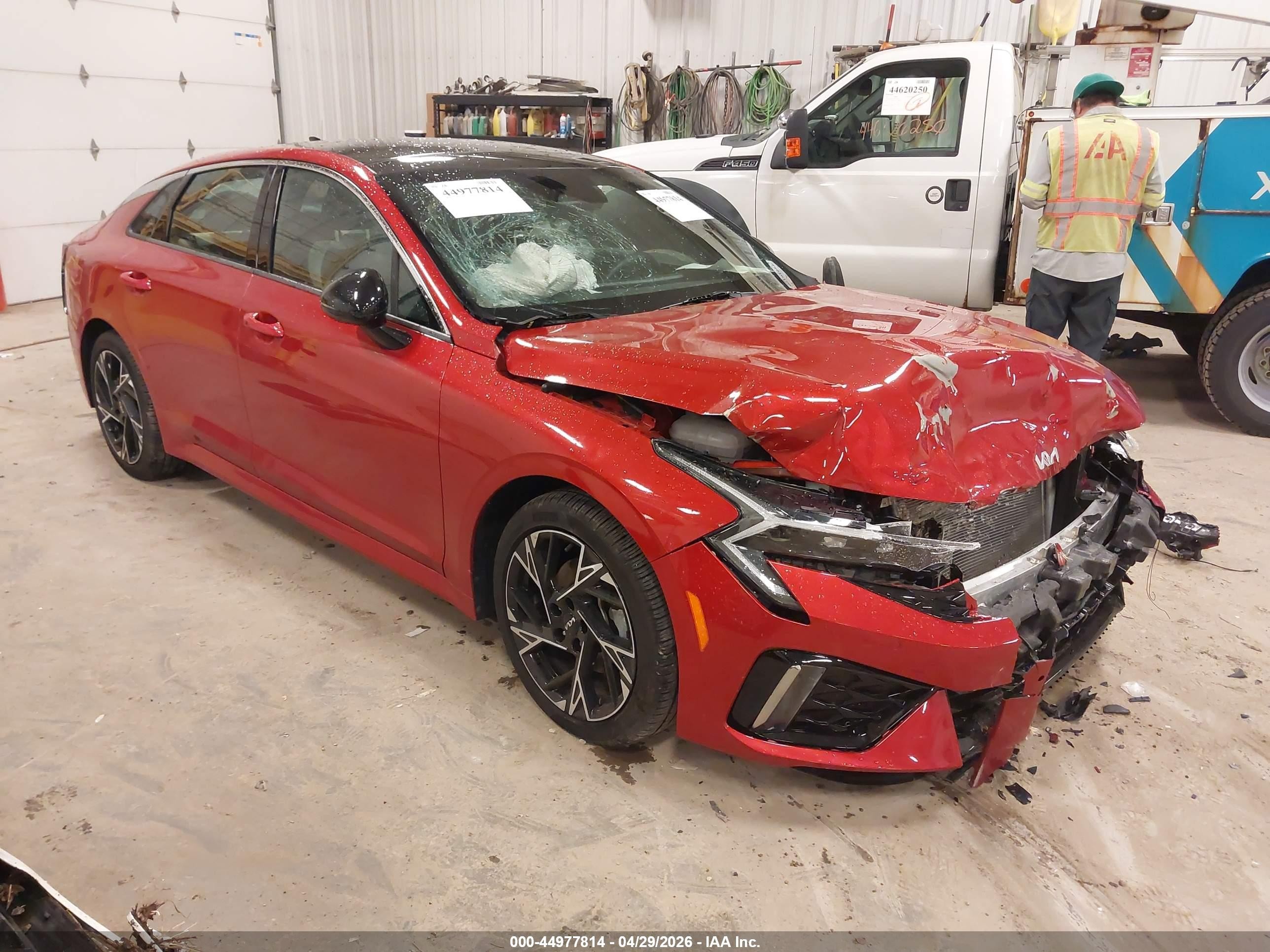 2025 Kia K5 GT-Line, VIN KNAG64J76S5291090 — Front end
