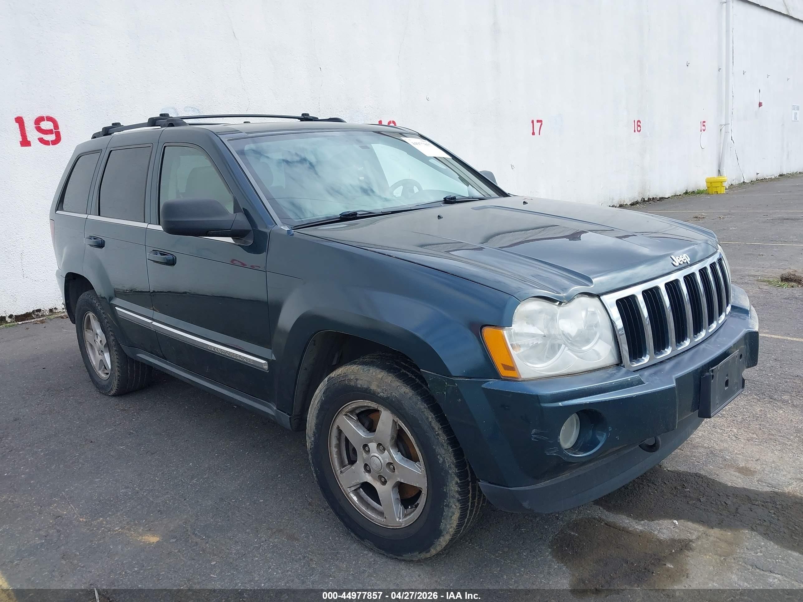 2005 Jeep Grand Cherokee Limited, VIN 1J8HR58225C616308 — Normal wear