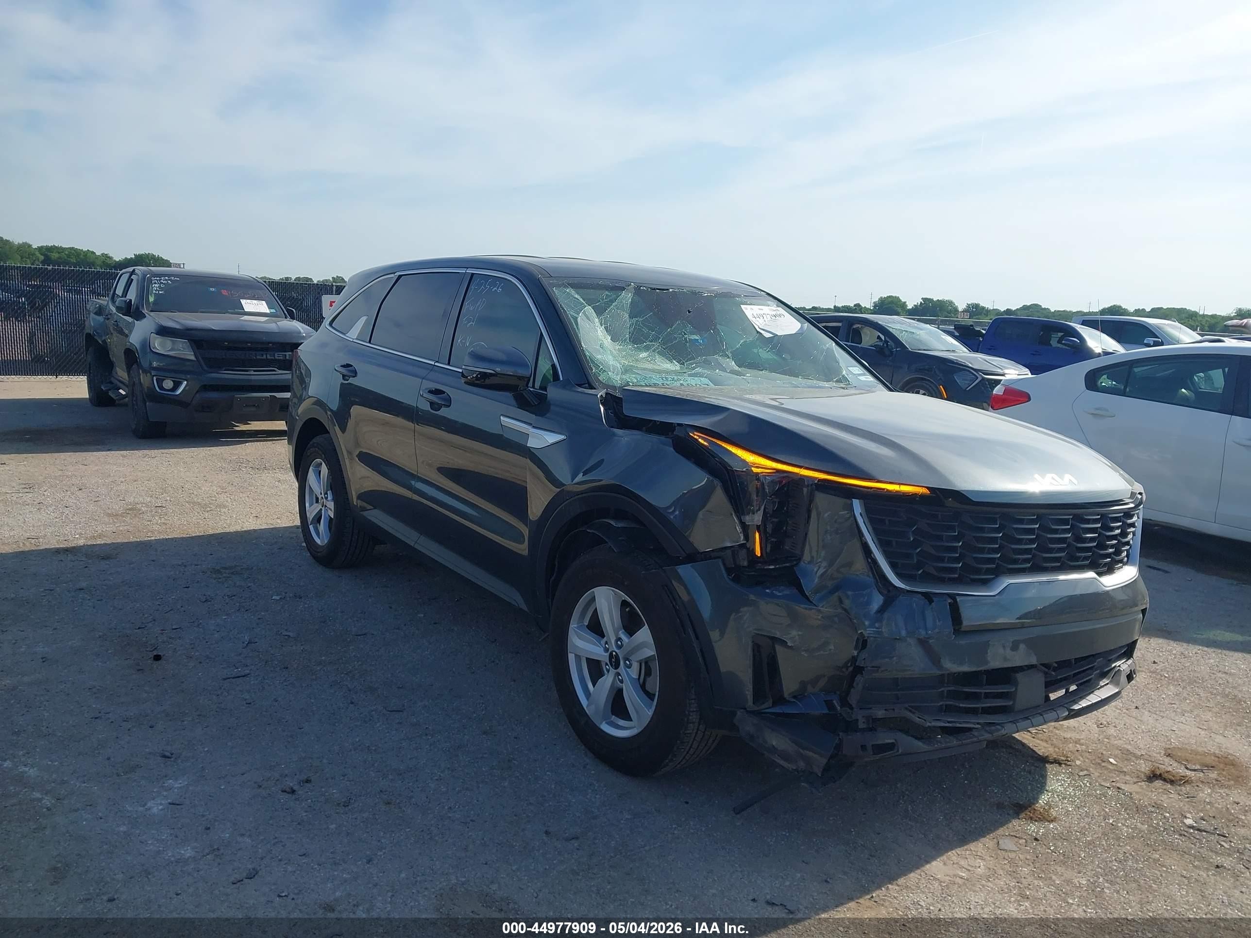 2024 Kia Sorento LX, VIN 5XYRG4JC9RG303370 — Перед