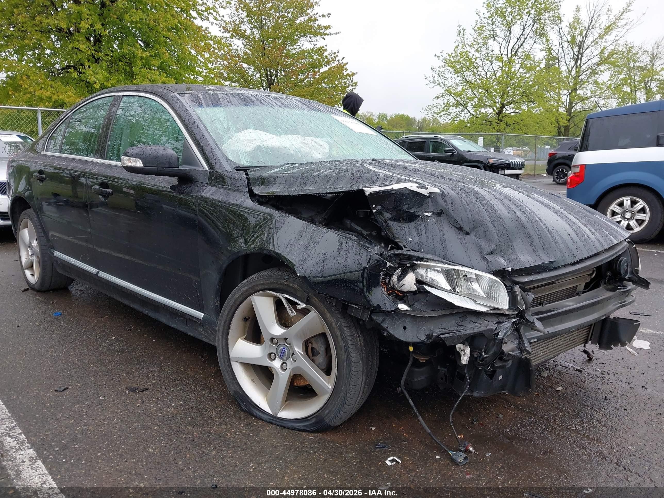 2010 Volvo S80 I6 Turbo, VIN YV1992AH0A1119010 — Front end