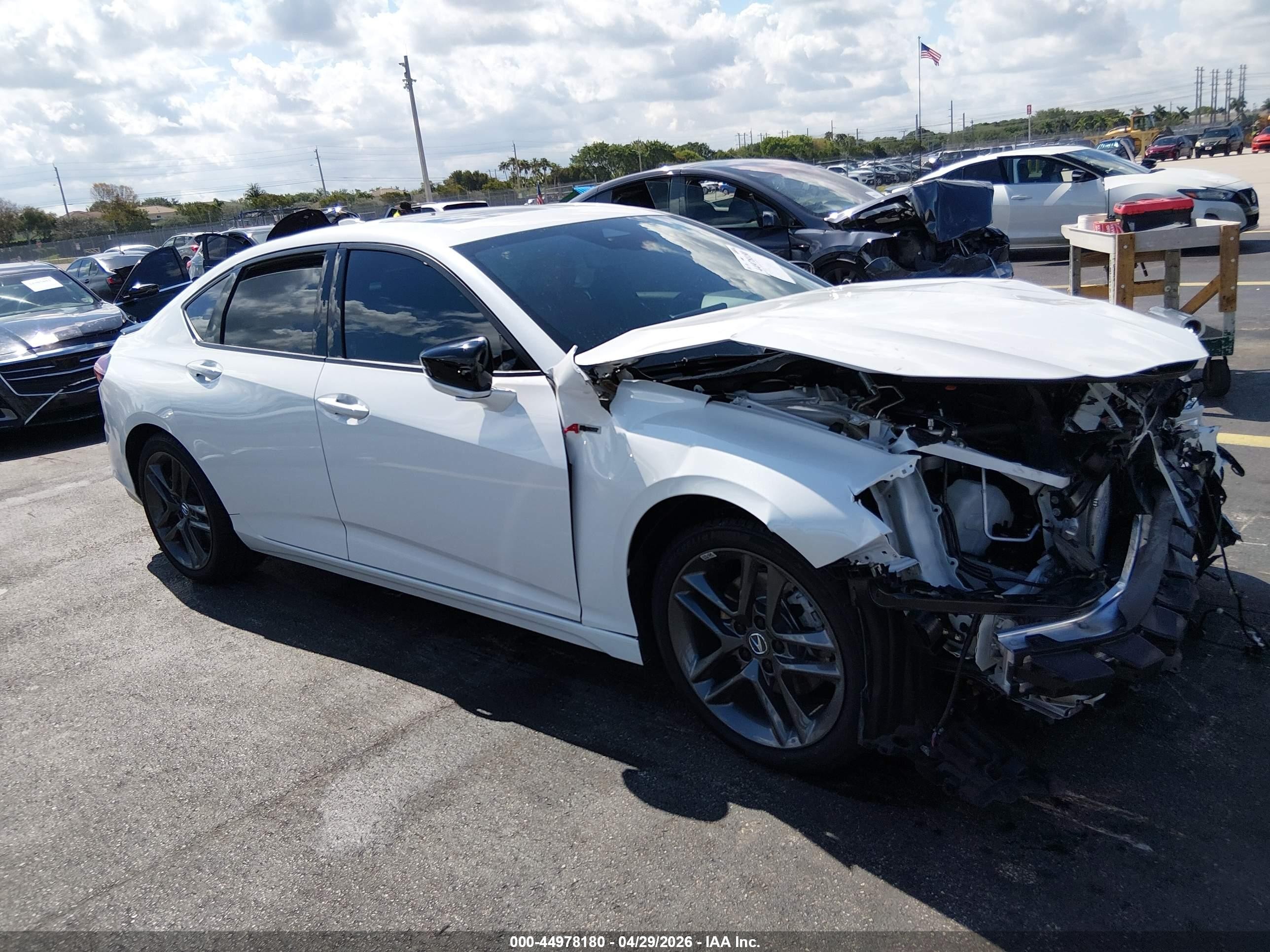 2025 Acura TLX w/A-Spec Package, VIN 19UUB6F56SA003422 — Перед