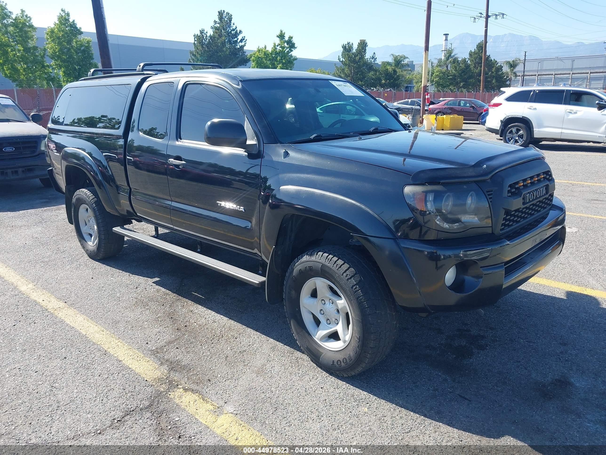 2005 Toyota Tacoma, VIN 5TEUU42N35Z038707 — Rear end