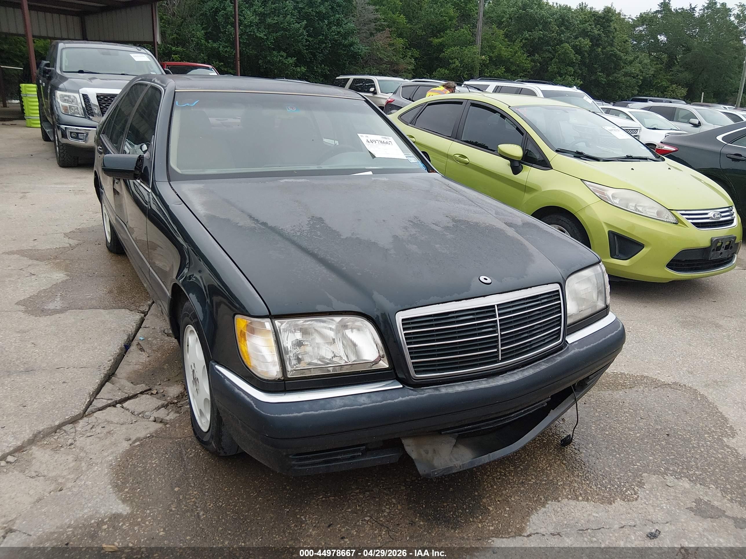1996 Mercedes-Benz S 320, VIN WDBGA32E4TA308369 — Normal wear