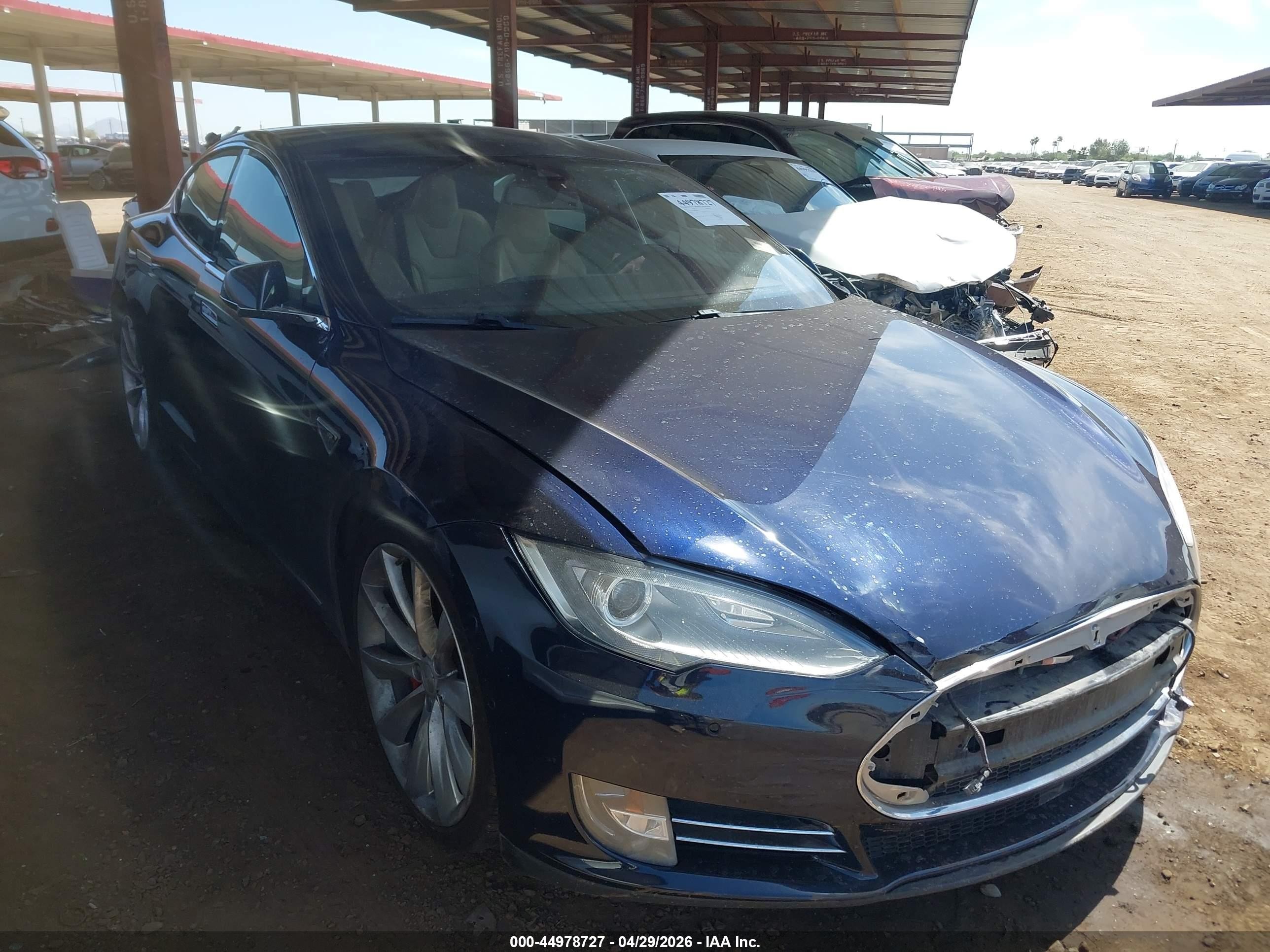 2015 Tesla Model S 85D, VIN 5YJSA1H40FF081112 — Not stated
