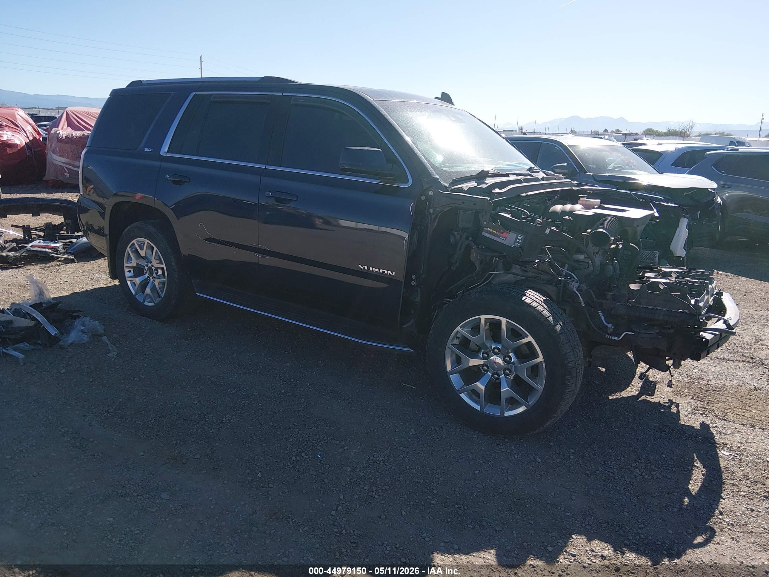2017 GMC Yukon SLT, VIN 1GKS2BKC8HR210444 — Front end