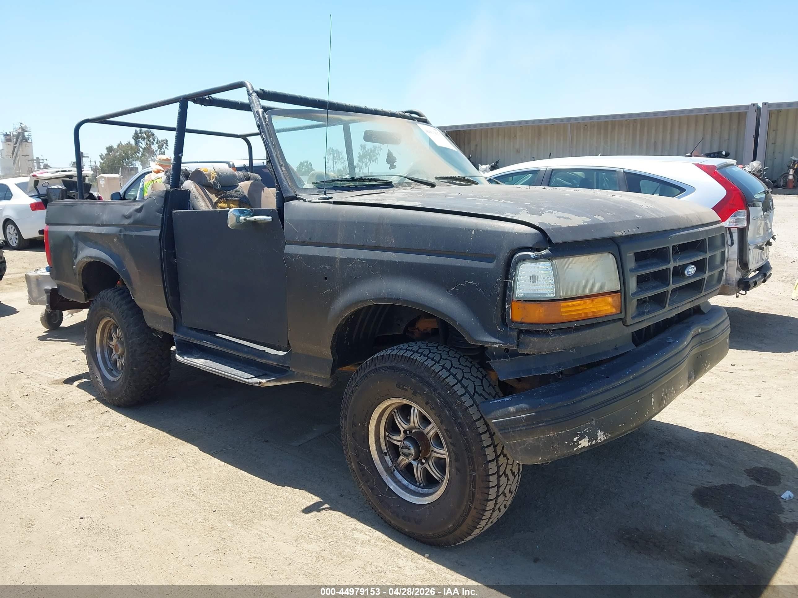 1995 Ford Bronco Custom, VIN 1FMEU15HXSLB98159 — Normal wear
