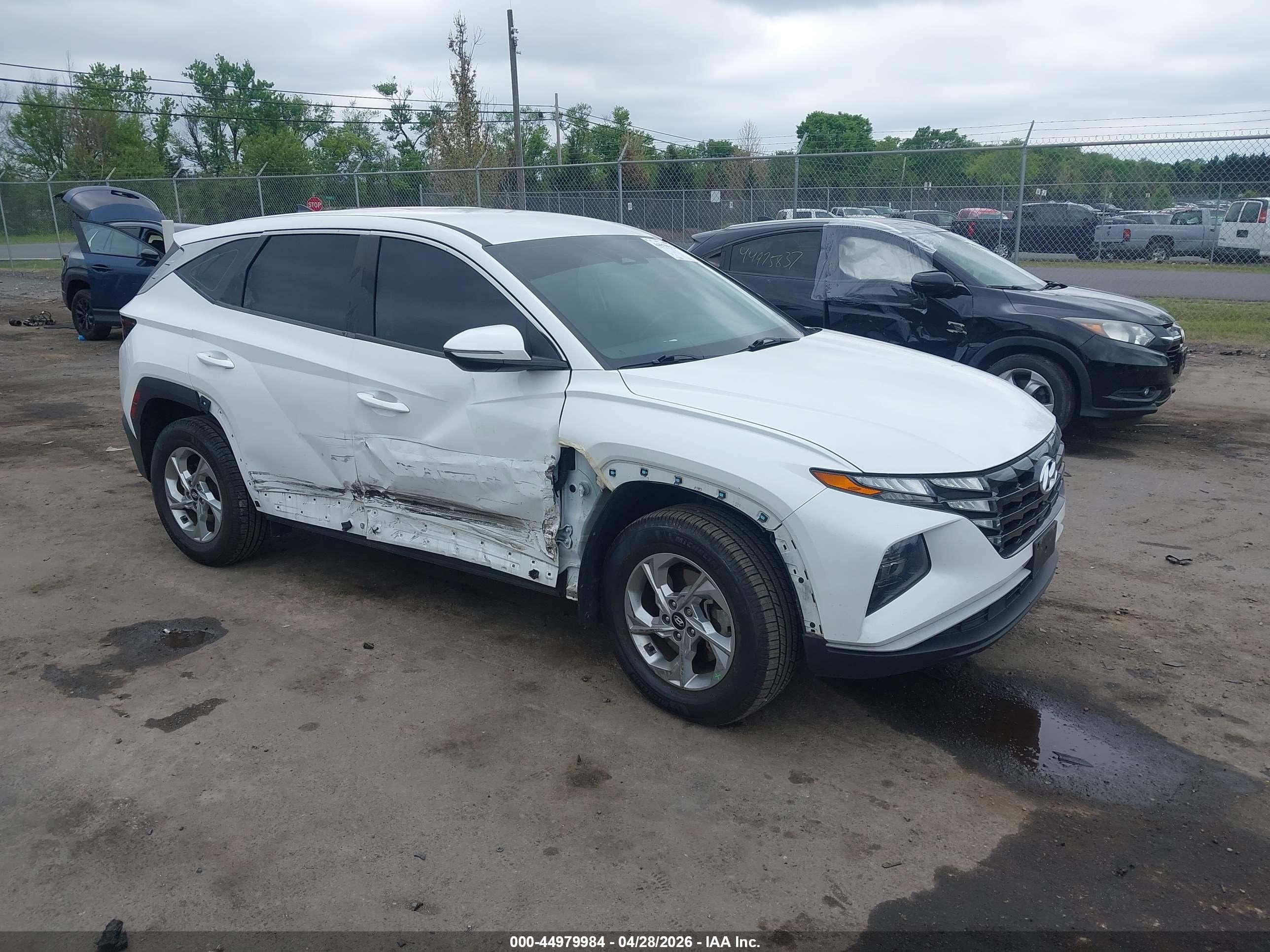 2022 Hyundai Tucson SE, VIN 5NMJACAE9NH088549 — Side