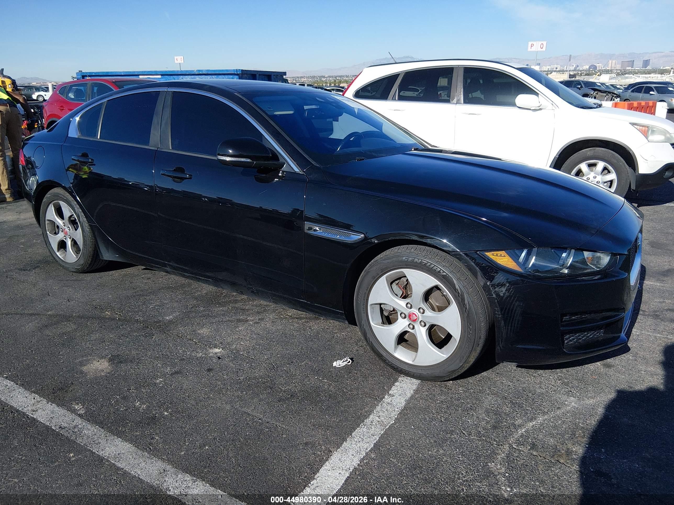 2018 Jaguar XE 25t, VIN SAJAR4FX0JCP27355 — Side