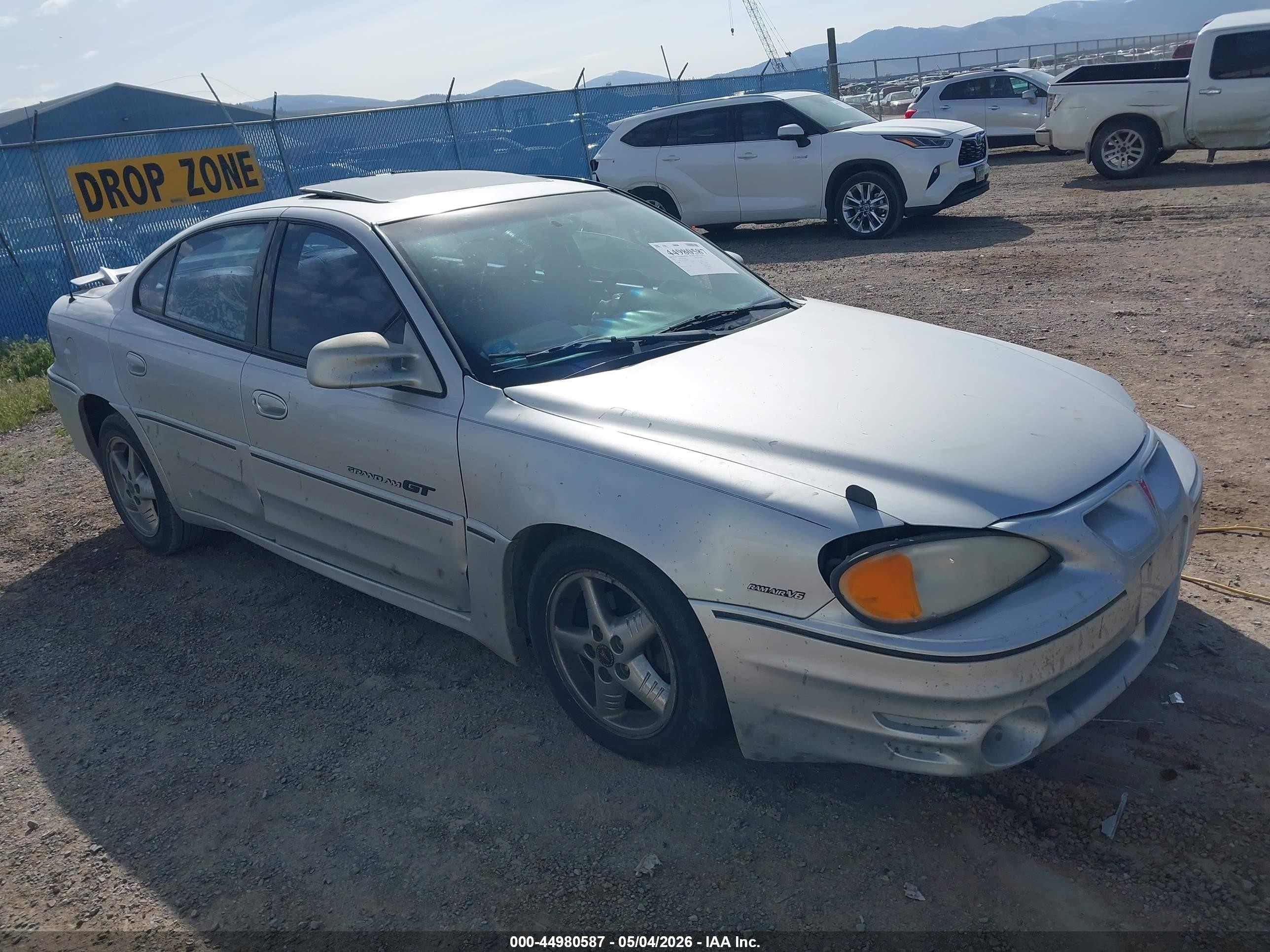 2001 Pontiac Grand Am GT1, VIN 1G2NV52E31C168684 — Side
