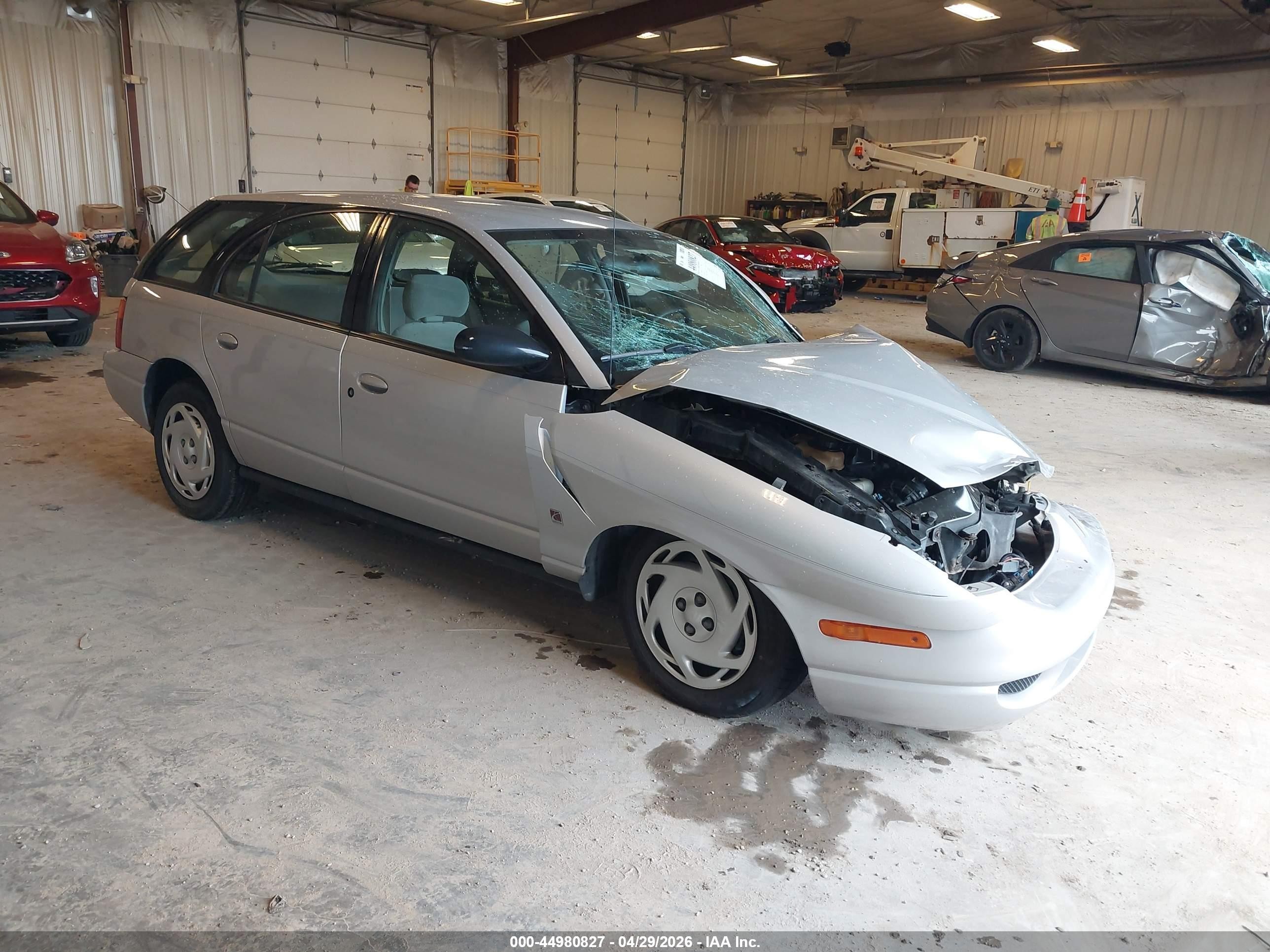 2001 Saturn SW, VIN 1G8ZN82791Z277366 — Перед