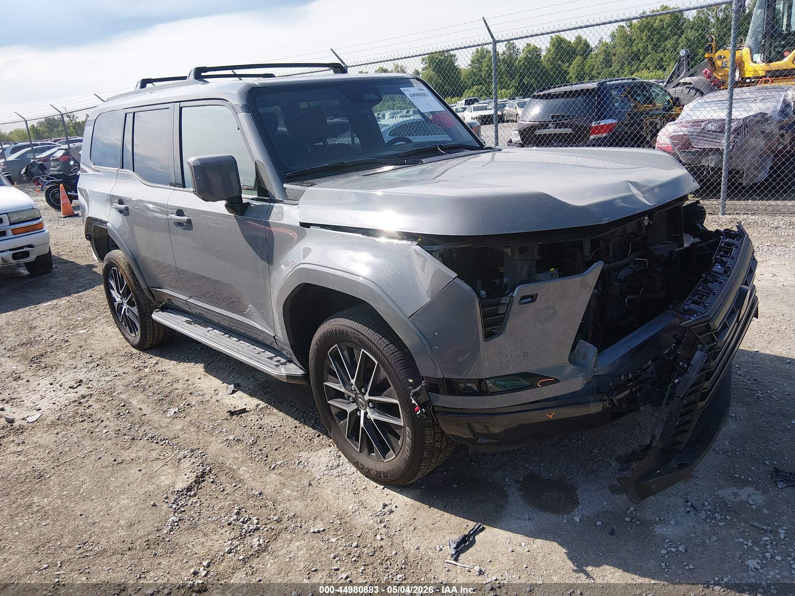 2025 Lexus GX 550 Premium+, VIN JTJTBCDXXS5067272 — По всему кузову