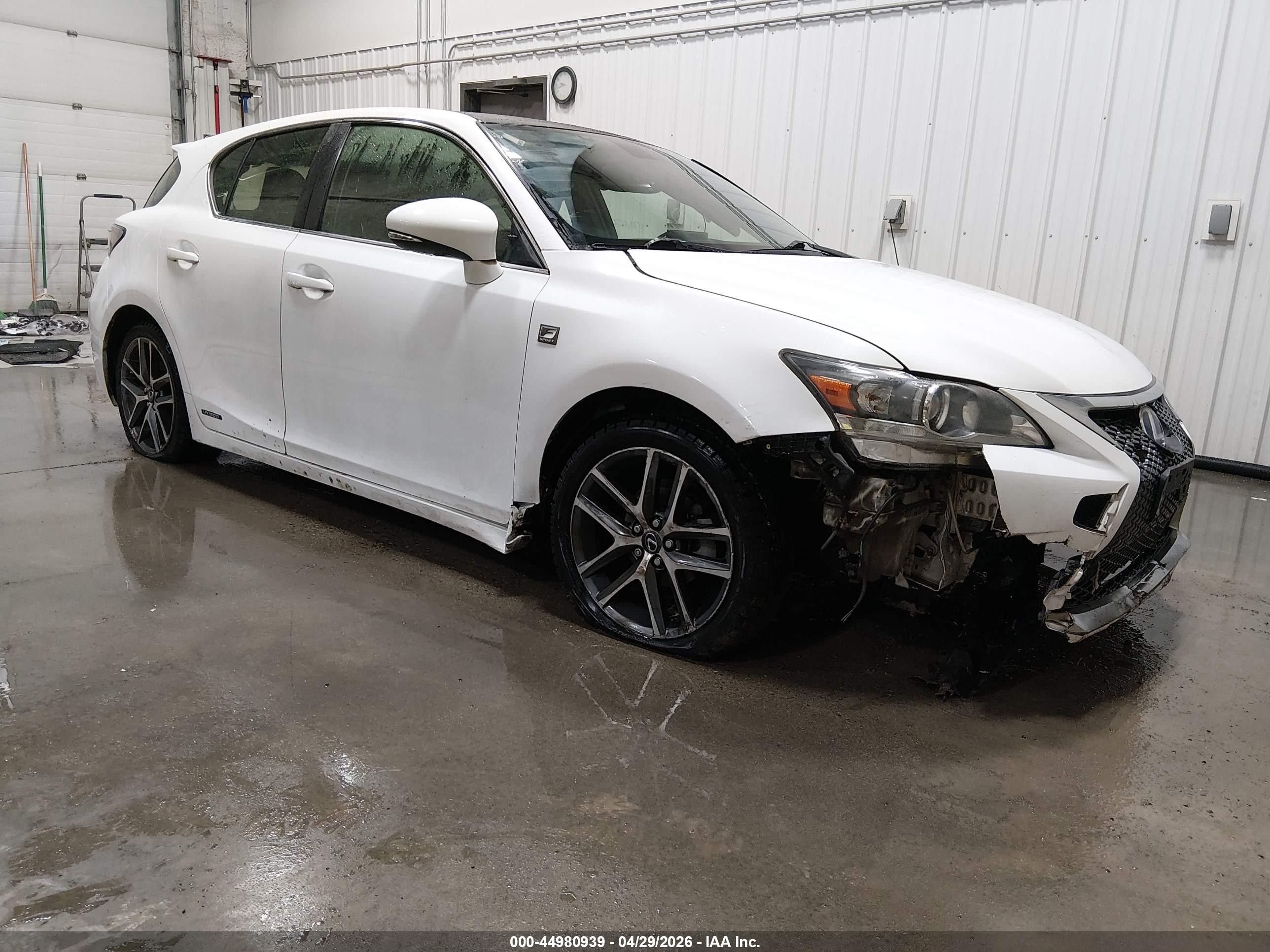 2017 Lexus CT 200h, VIN JTHKD5BH8H2289866 — Front end