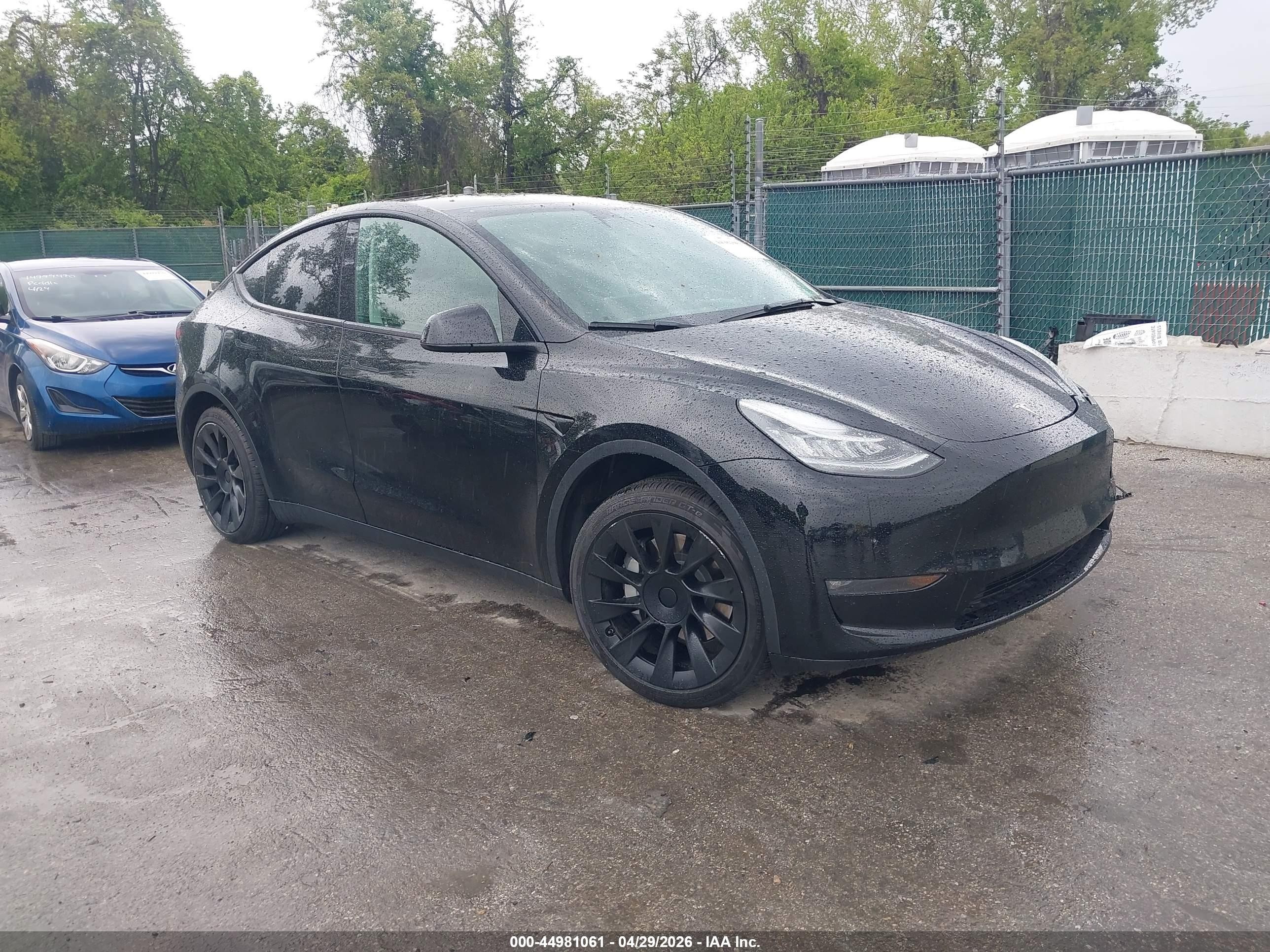 2022 Tesla Model Y Long Range, VIN 7SAYGAEE7NF508535 — Not stated