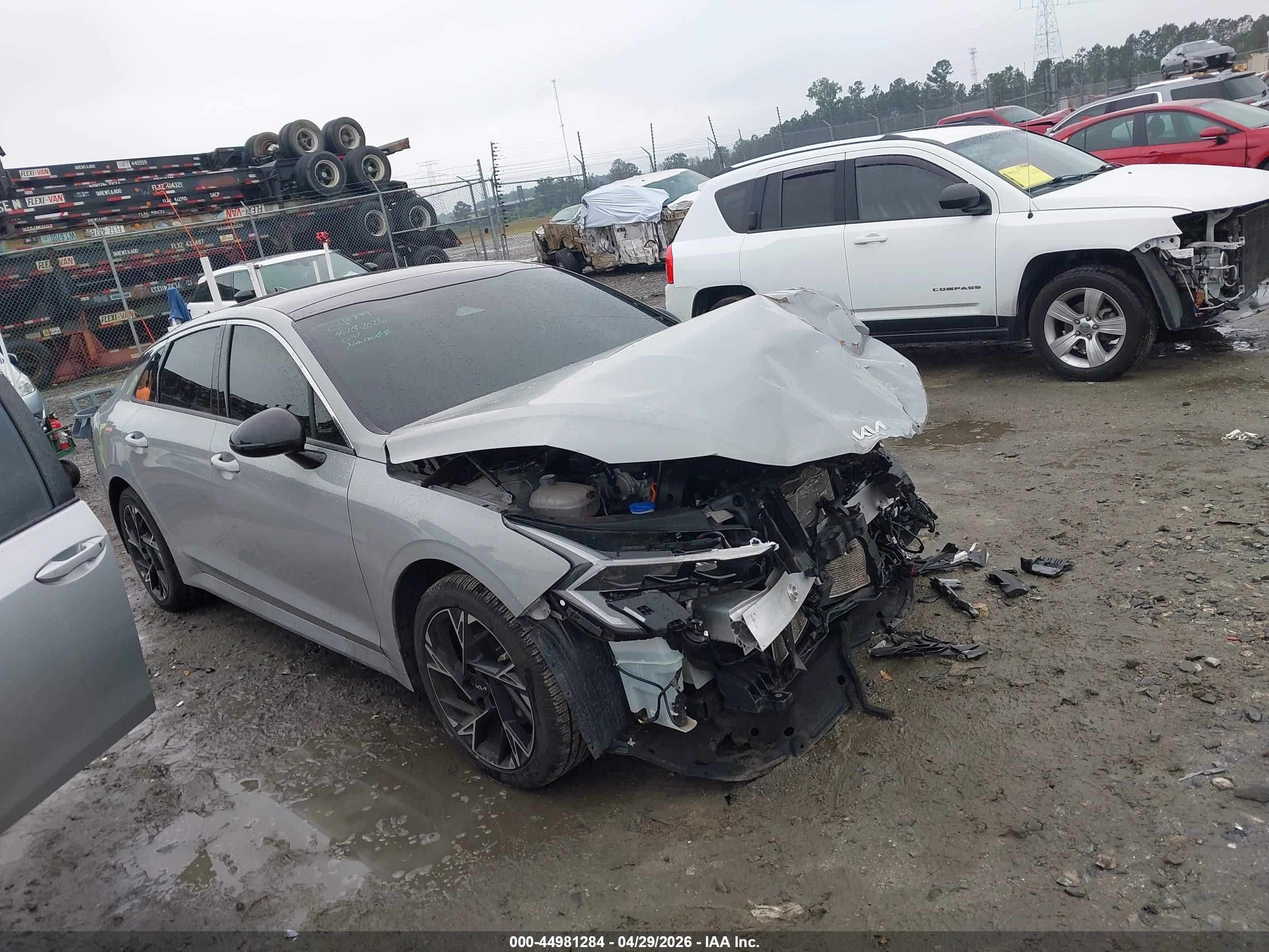 2025 Kia K5 GT-Line, VIN KNAG64J74S5299074 — Front end