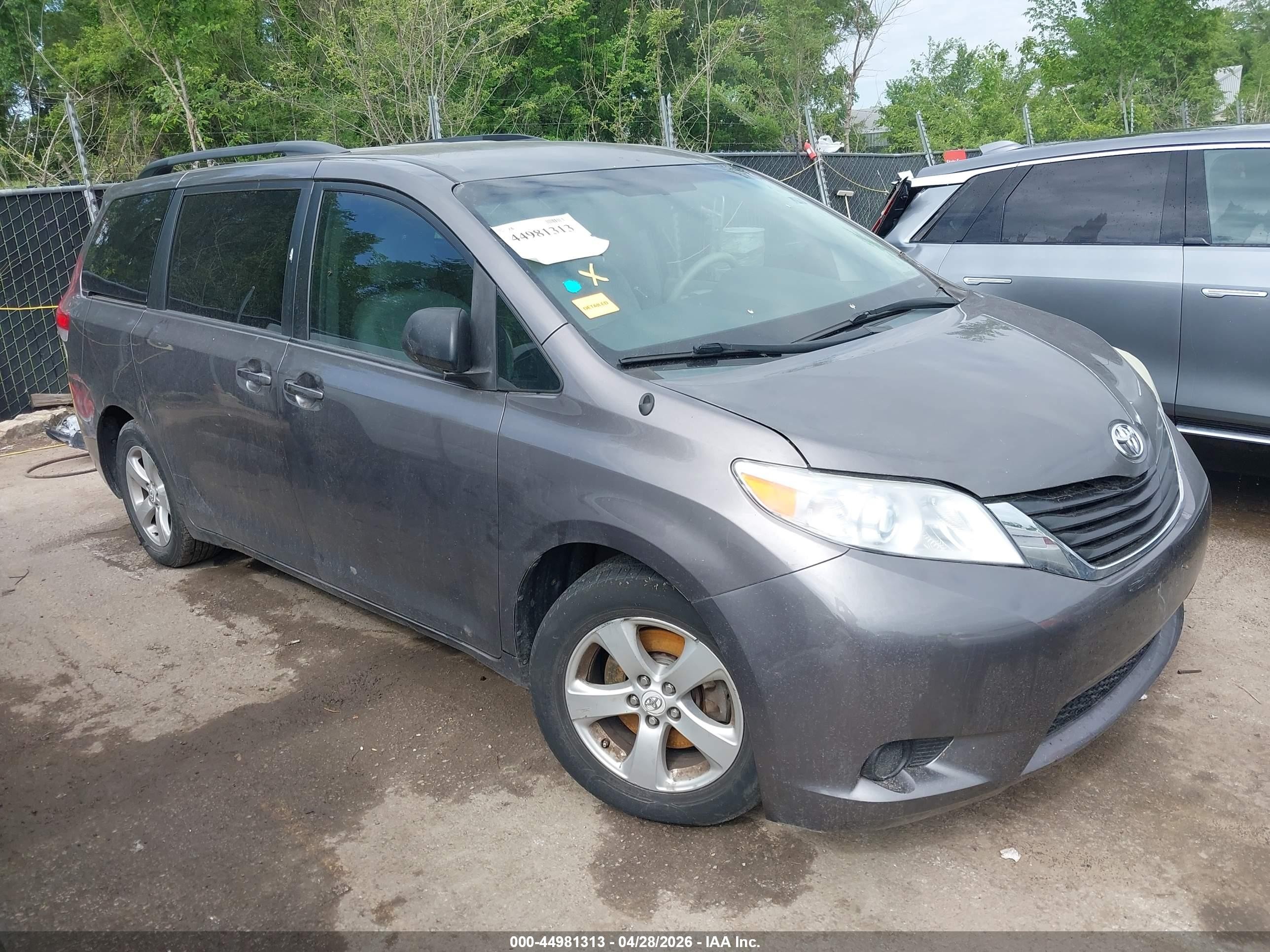 2011 Toyota Sienna LE, VIN 5TDKK3DC7BS154651 — Fresh water flood