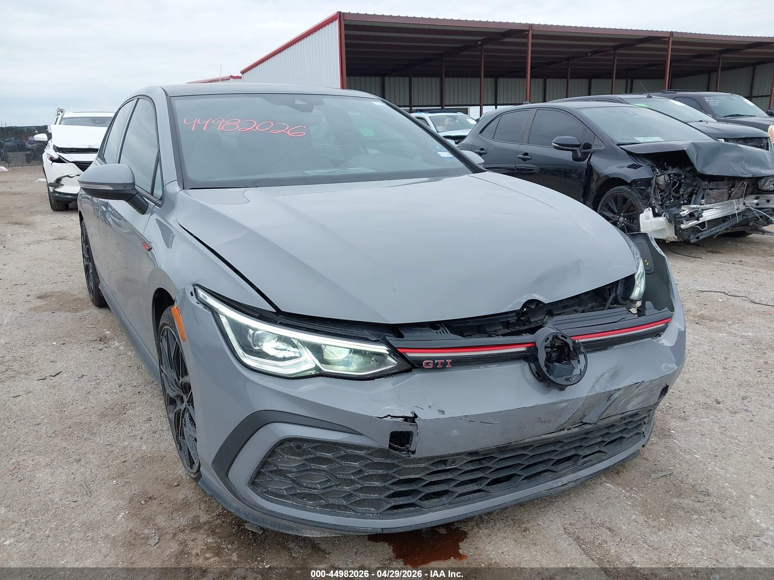 2024 Volkswagen Golf GTI SE, VIN WVW3A7CD0RW231136 — Front end