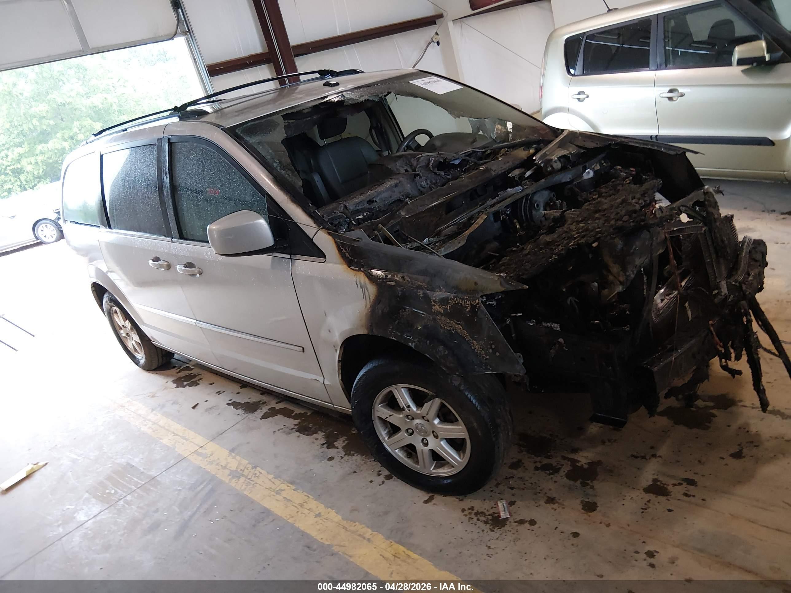 2010 Chrysler Town & Country Touring, VIN 2A4RR5D17AR105407 — Engine fire