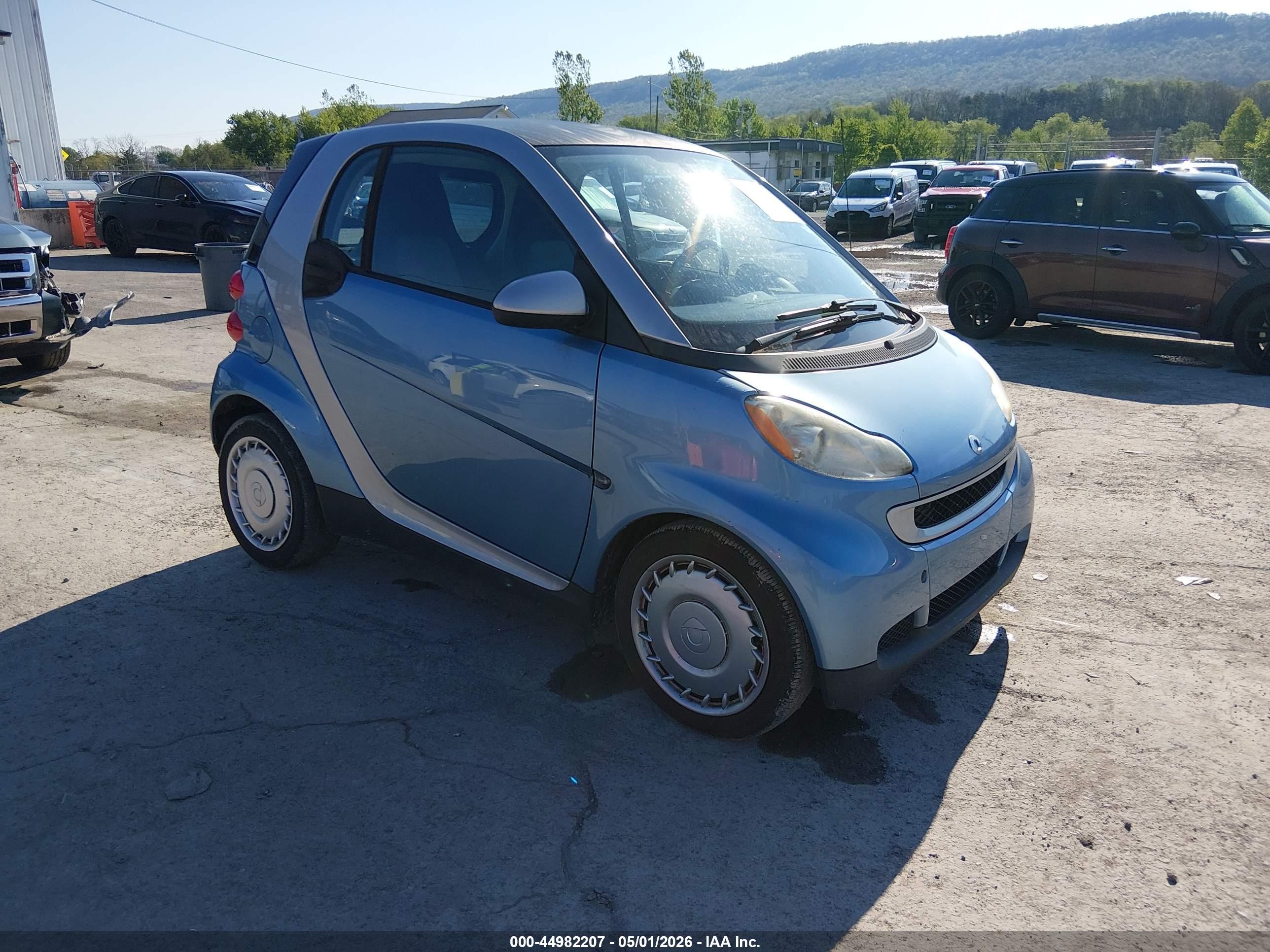 2011 Smart fortwo Pure, VIN WMEEJ3BA4BK423067 — Normal wear