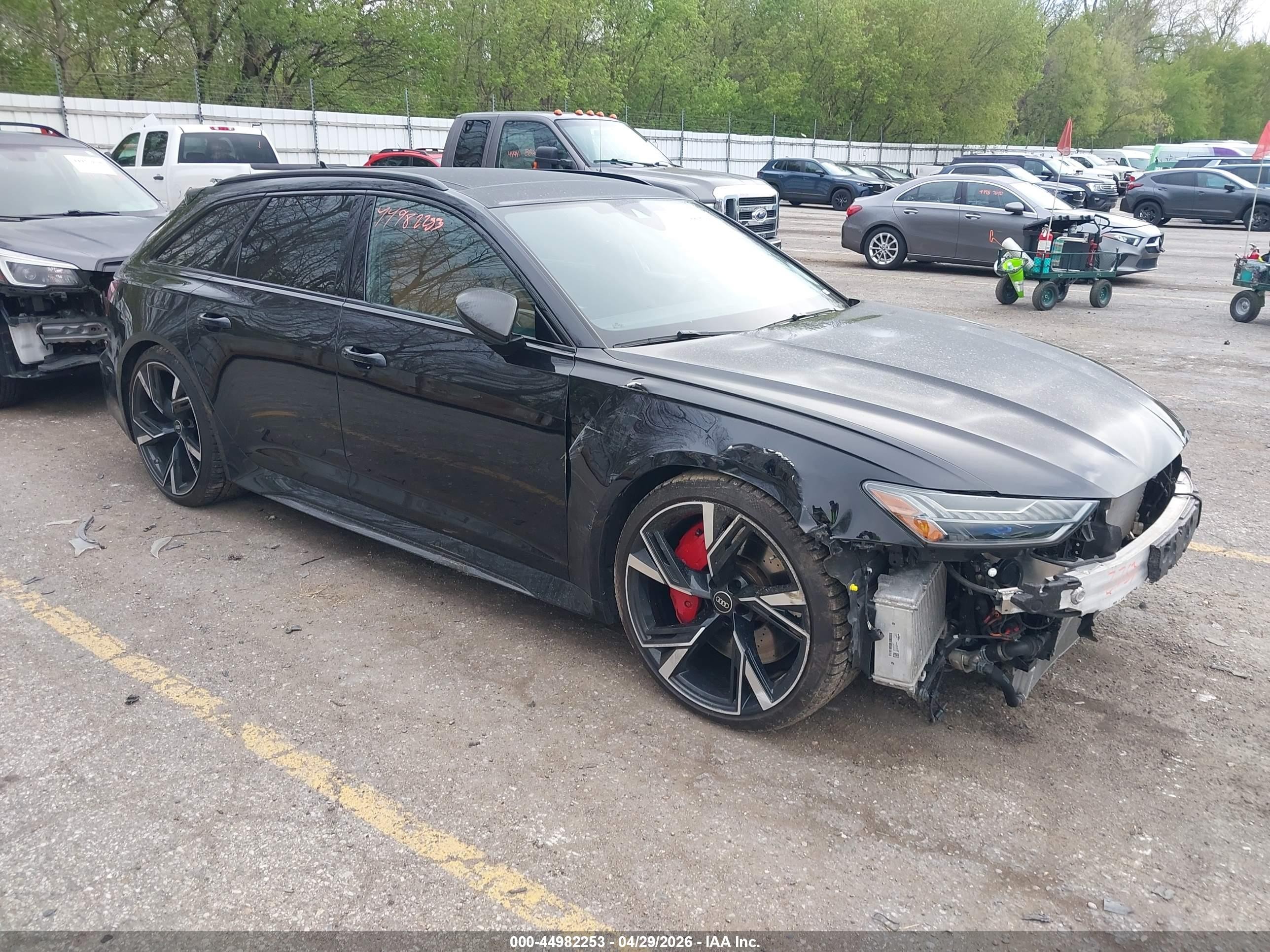 2022 Audi RS 6, VIN WUA1CBF23NN903756 — Front end