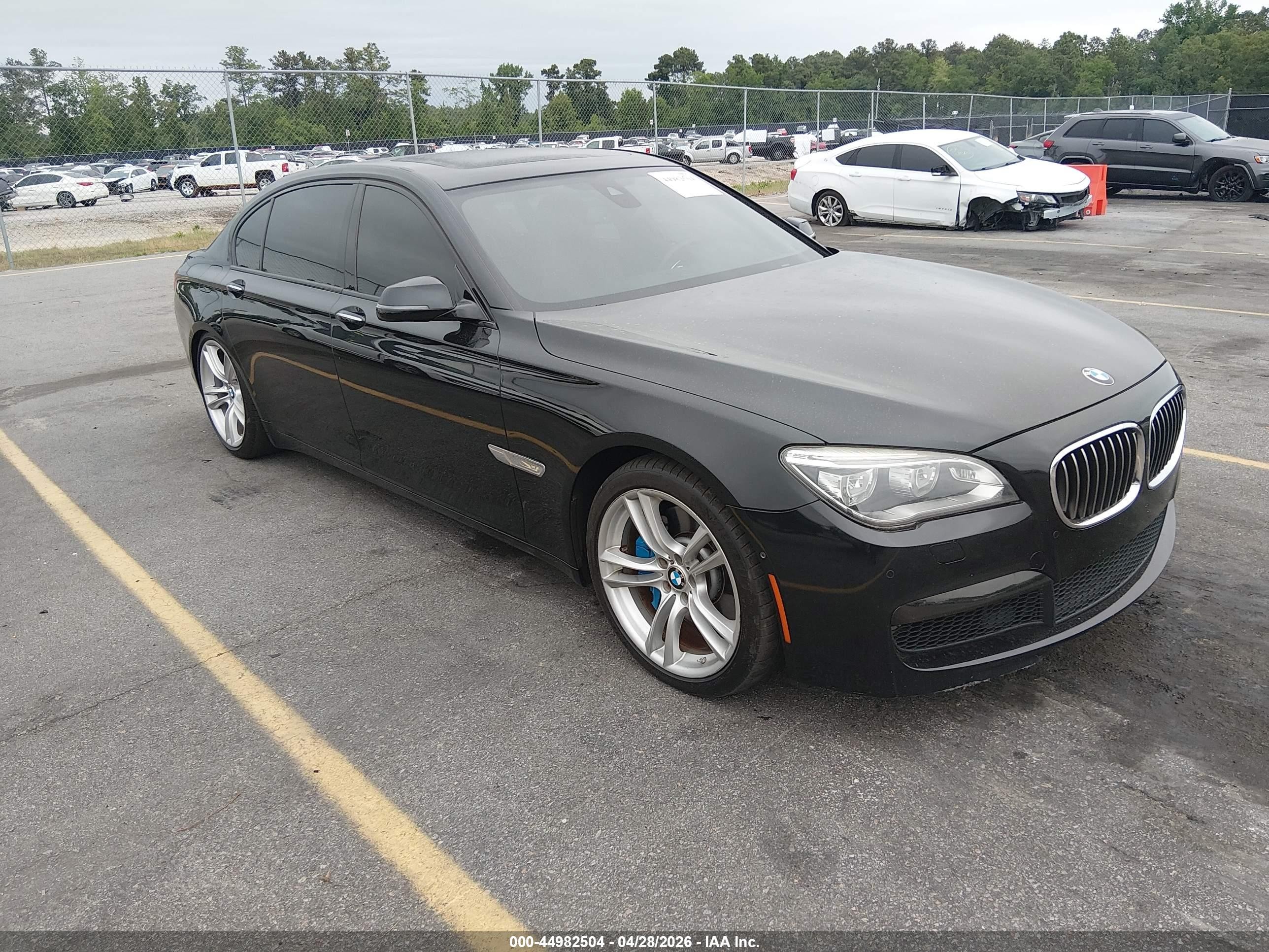 2013 BMW 7 Series 750Li, VIN WBAYE8C5XDD132852 — Front end