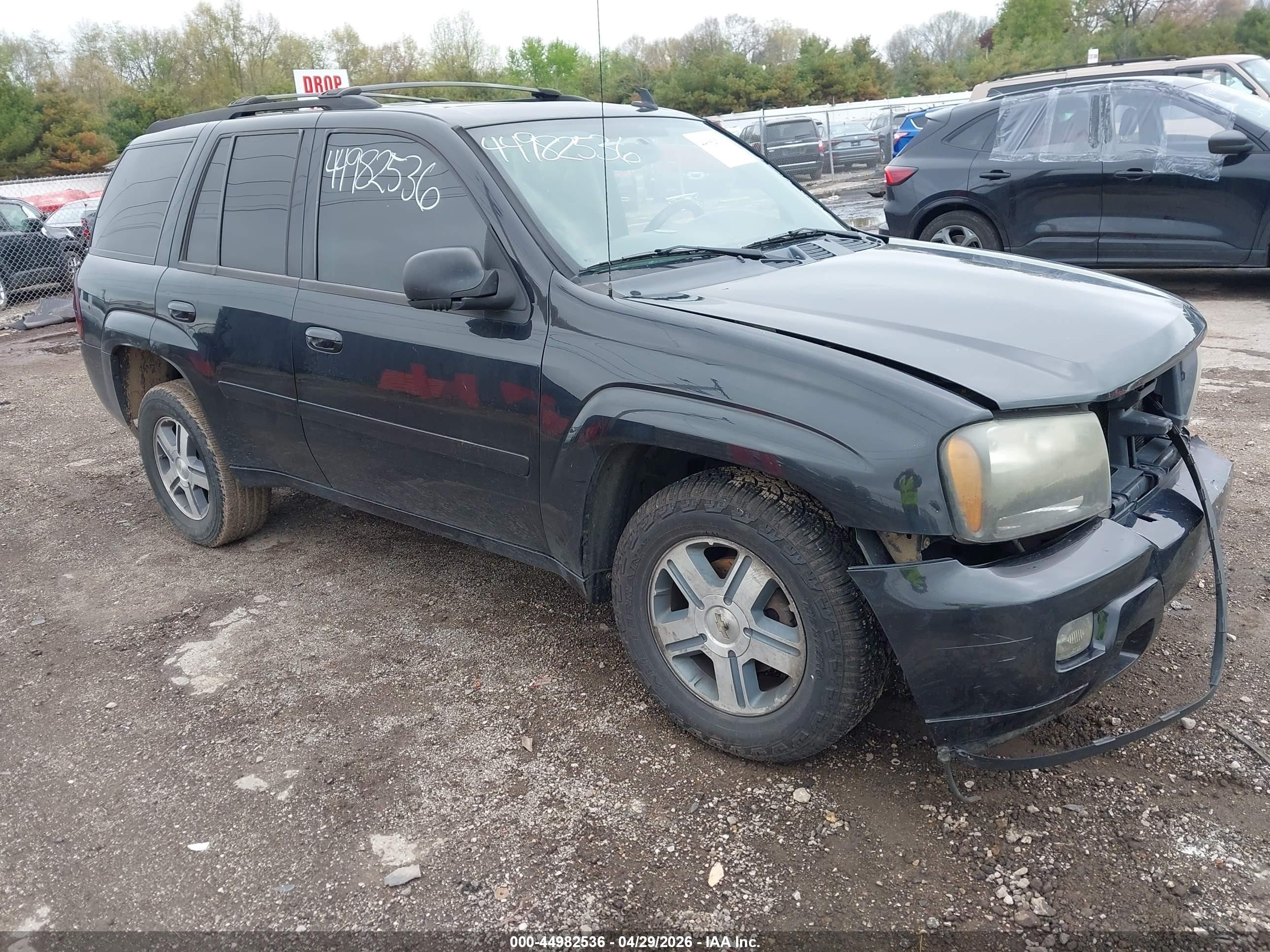 2009 Chevrolet TrailBlazer 1LT, VIN 1GNDT33S992102302 — Front end