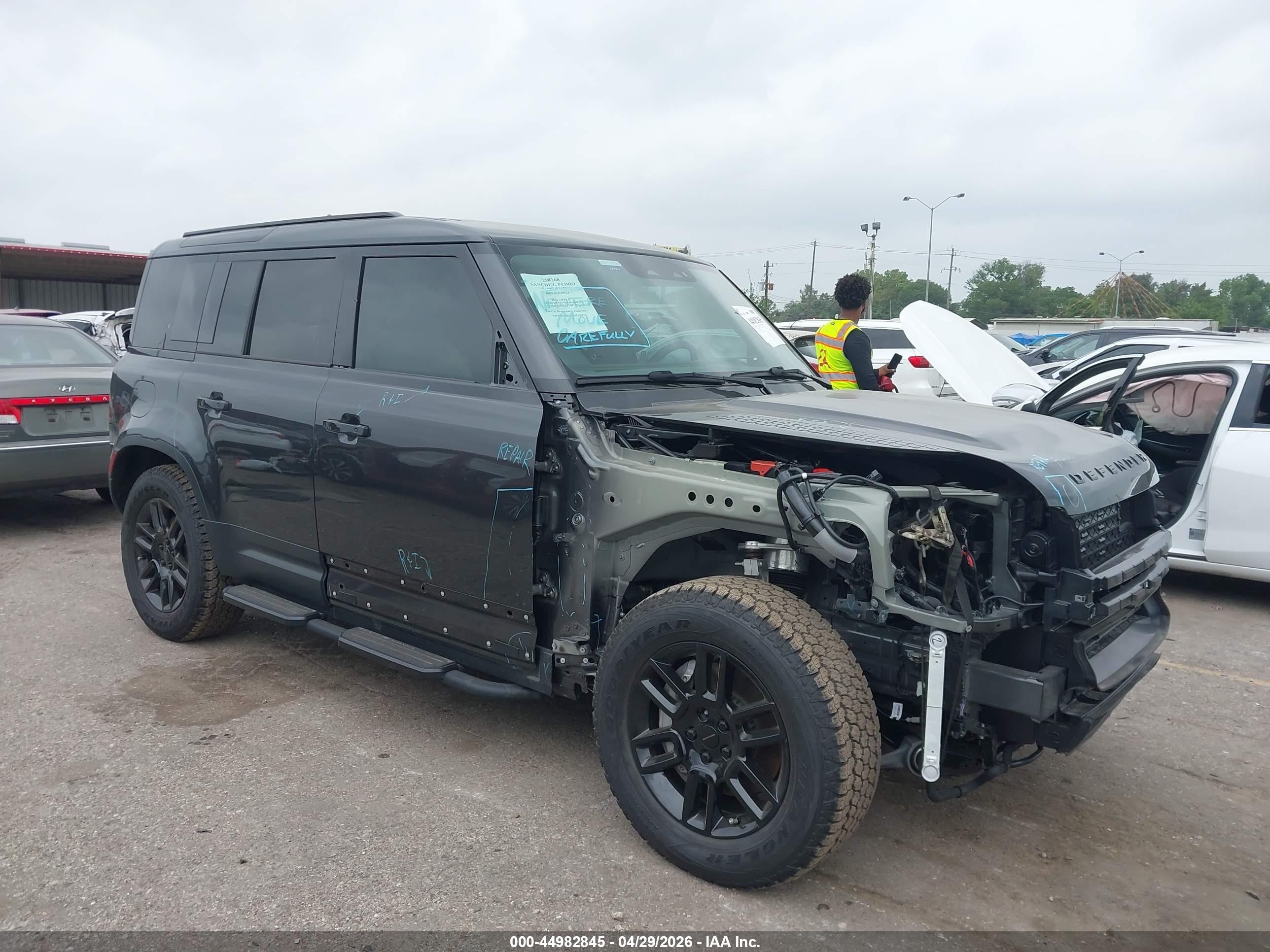 2026 Land Rover Defender S, VIN SALEJ7EX3T2487553 — Front end