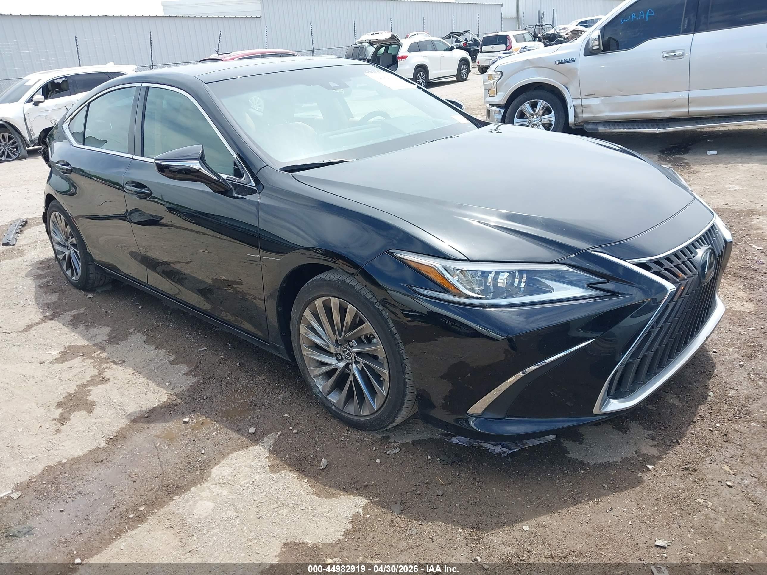 2024 Lexus ES 350 Luxury, VIN 58AEZ1B14RU170380 — Rear end