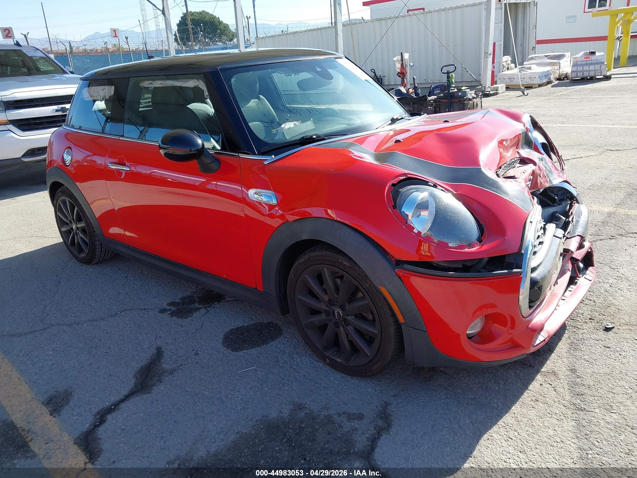 2019 MINI Hardtop Cooper S, VIN WMWXP7C51K2A52044 — Перед