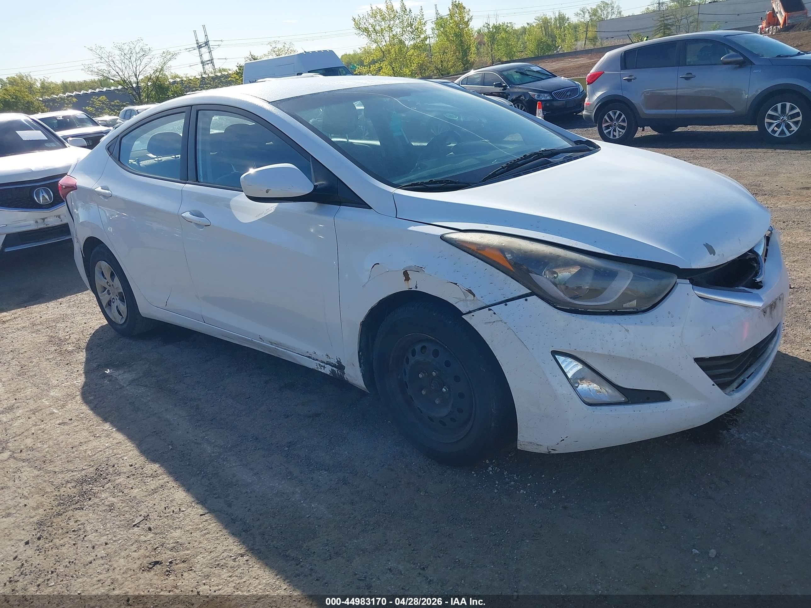 2016 Hyundai Elantra SE, VIN 5NPDH4AE8GH692369 — Normal wear