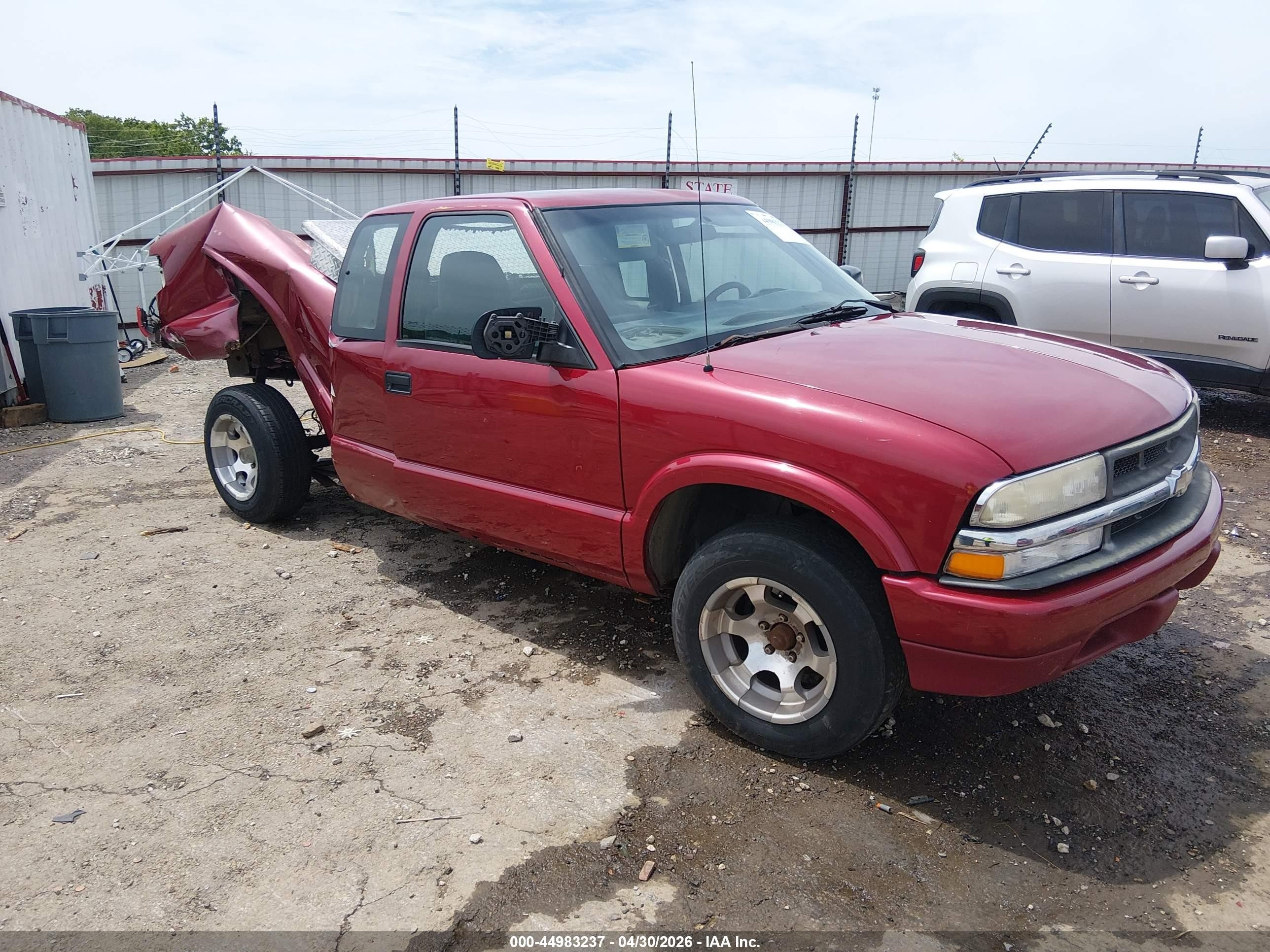 2001 Chevrolet S-10 LS, VIN 1GCCS195X1K177544 — Rear end
