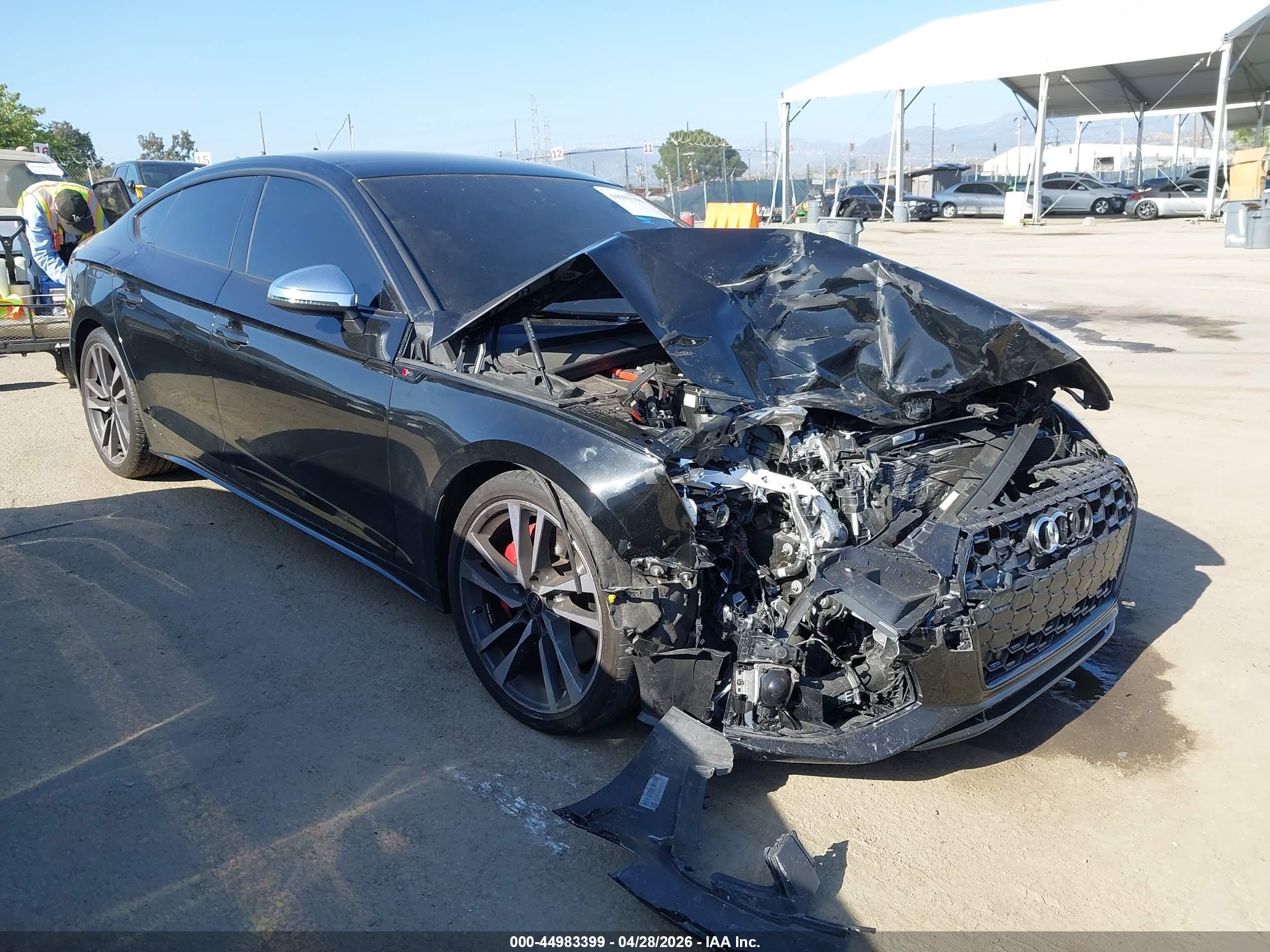 2024 Audi S5 Sportback Premium Plus, VIN WAUC4CF50RA030884 — Перед