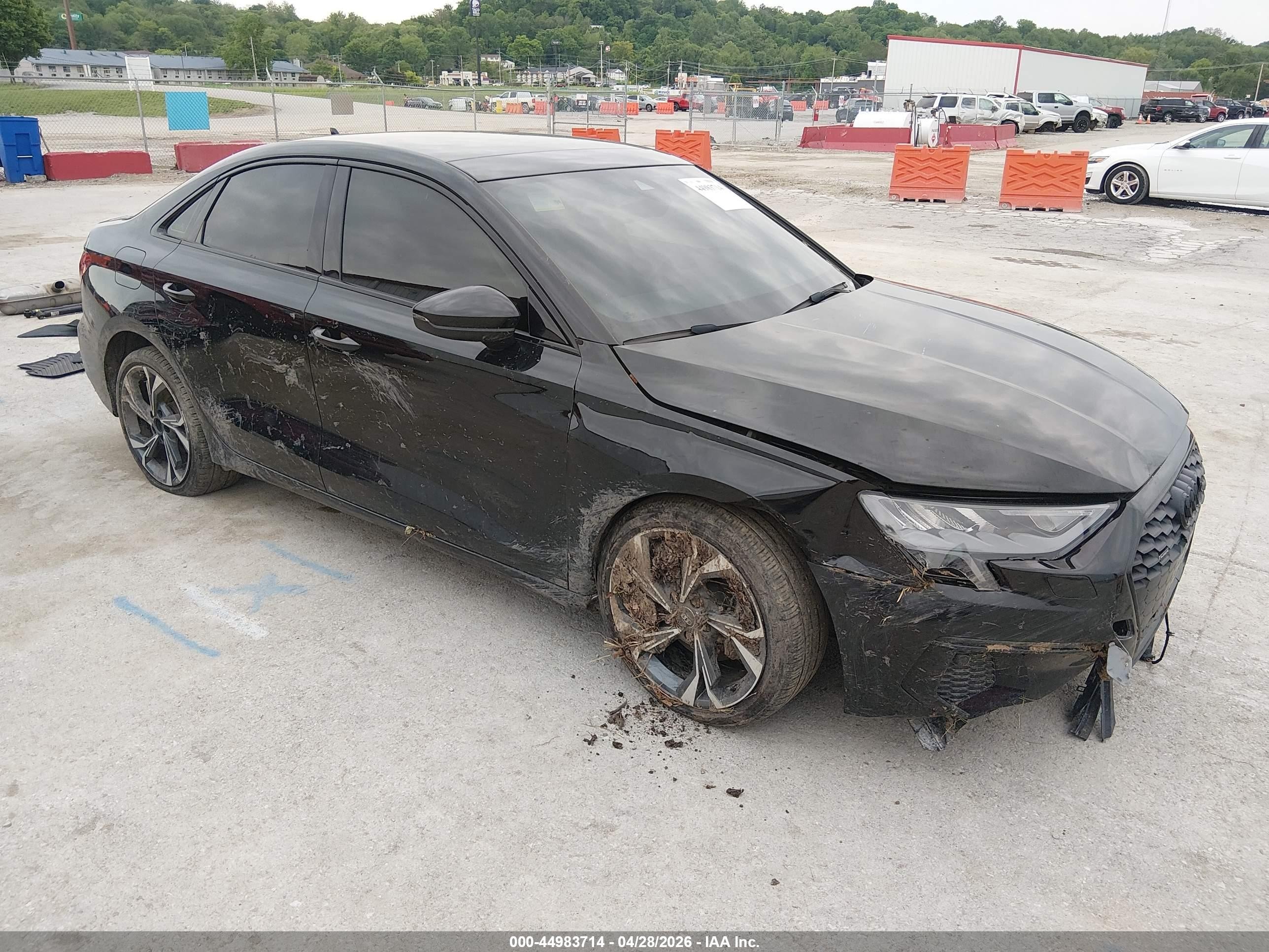 2022 Audi A3 Premium, VIN WAUGUDGY6NA063155 — Перед