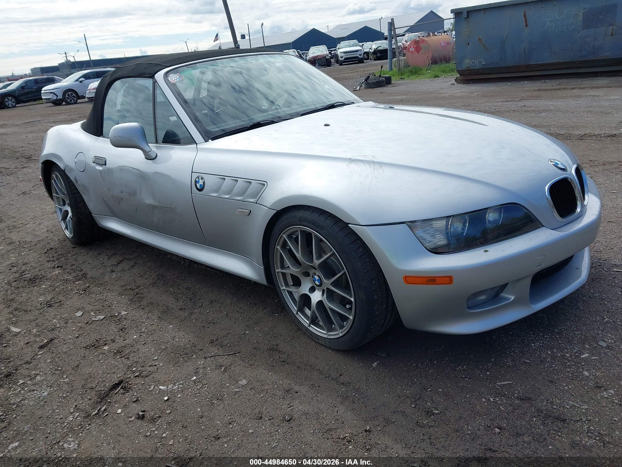 2001 BMW Z3 2.5, VIN WBACN33461LK46319 — Side