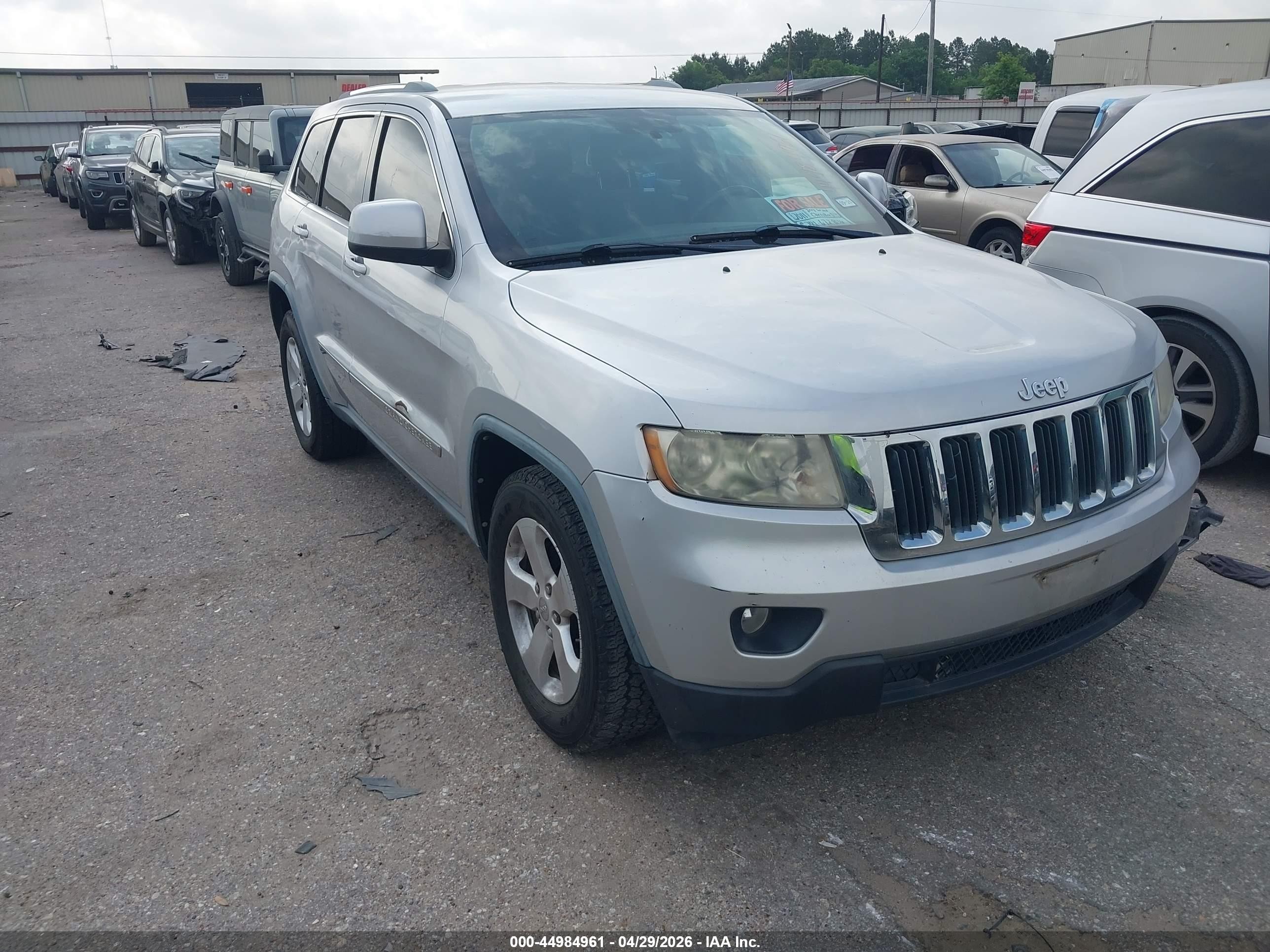 2011 Jeep Grand Cherokee Laredo, VIN 1J4RS4GG6BC644111 — Normal wear