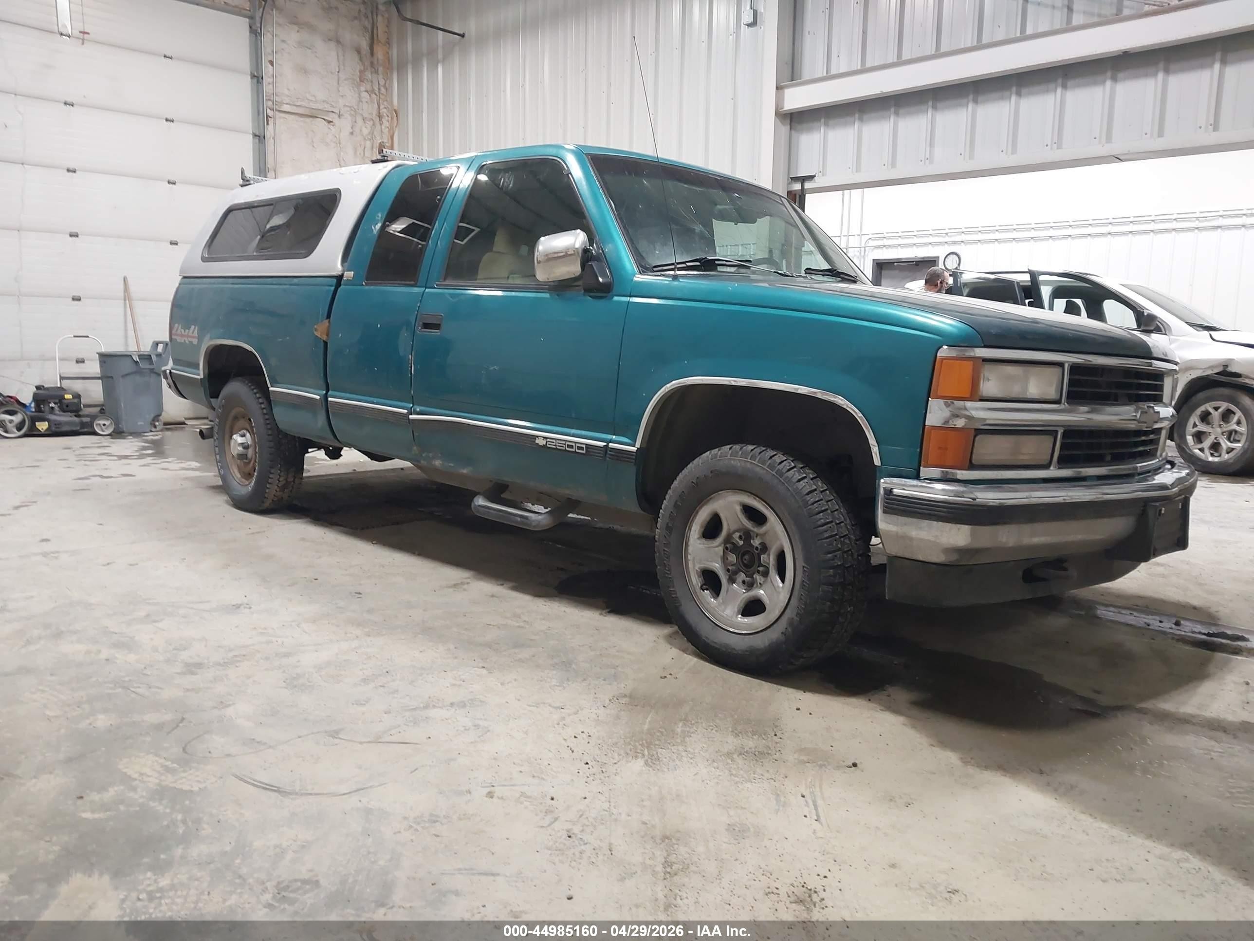 1994 Chevrolet K2500, VIN 1GCFK29H7RE296465 — Normal wear