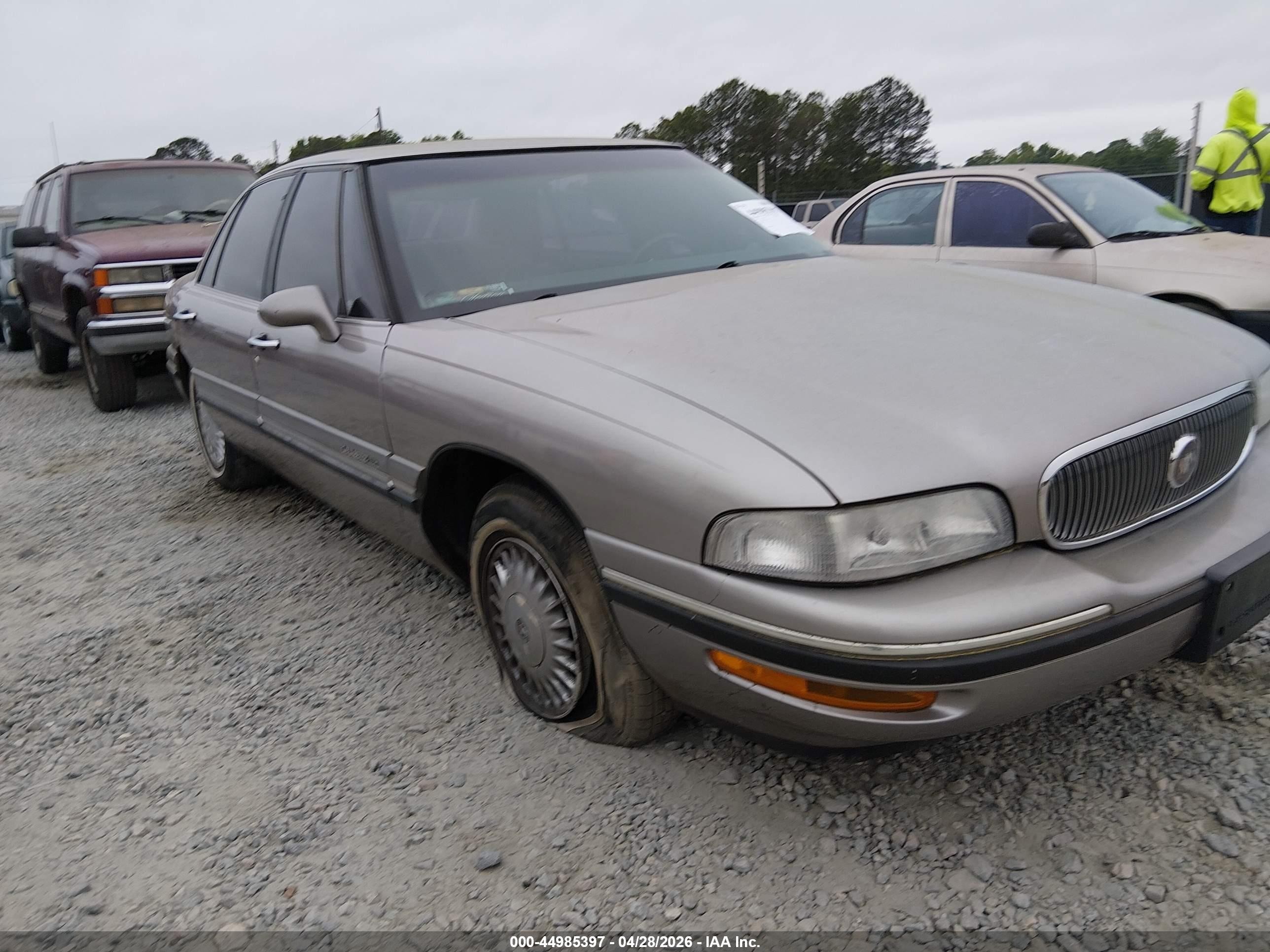 1997 Buick LeSabre Custom, VIN 1G4HP52K0VH424289 — Side