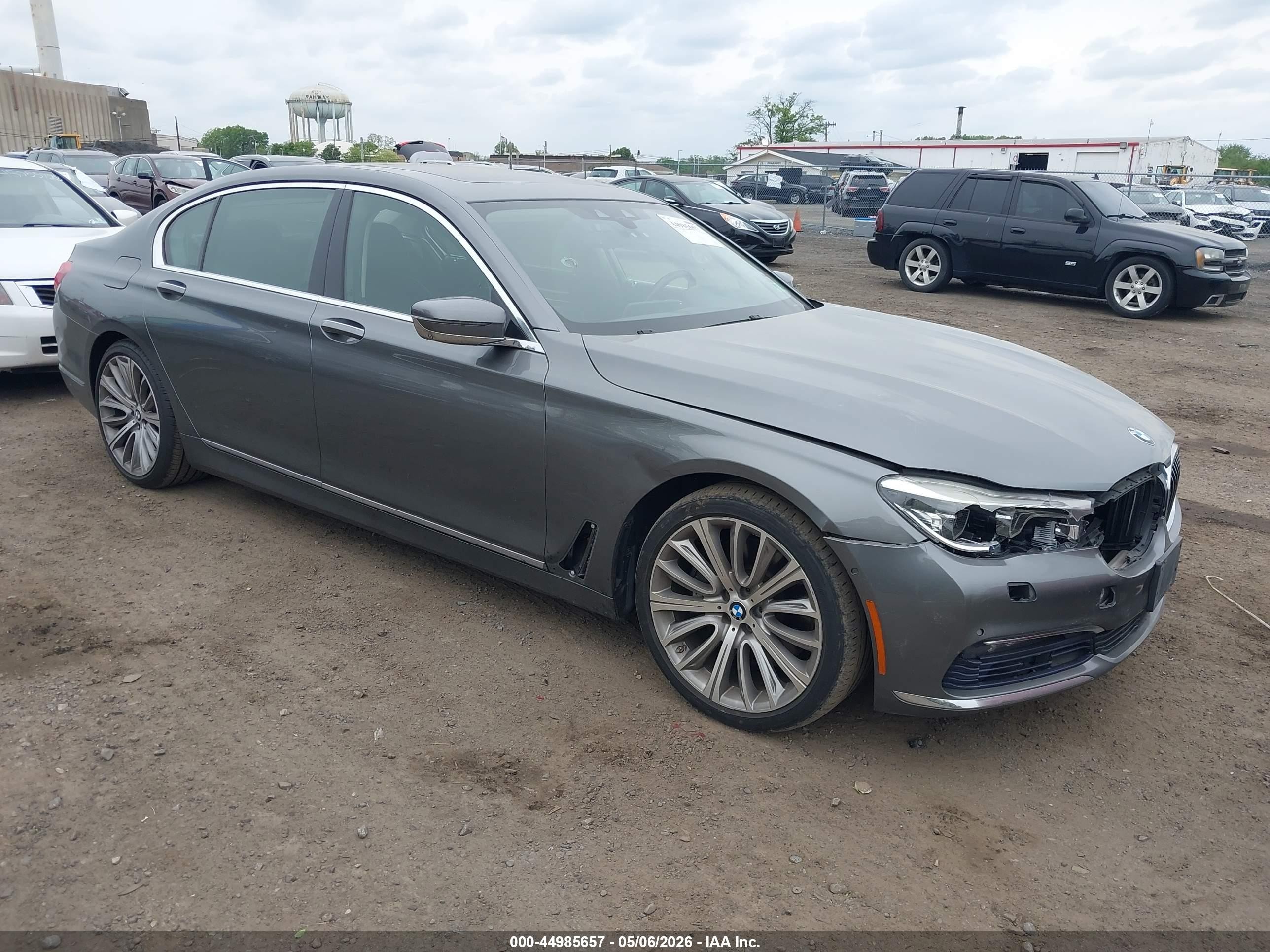 2016 BMW 7 Series 750i xDrive, VIN WBA7F2C56GGE12361 — Front end