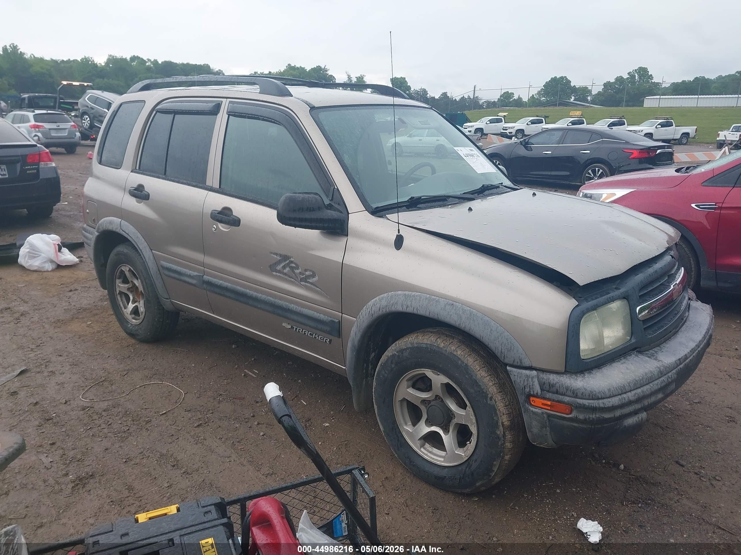 2003 Chevrolet Tracker ZR2, VIN 2CNBJ734936912503 — Перед
