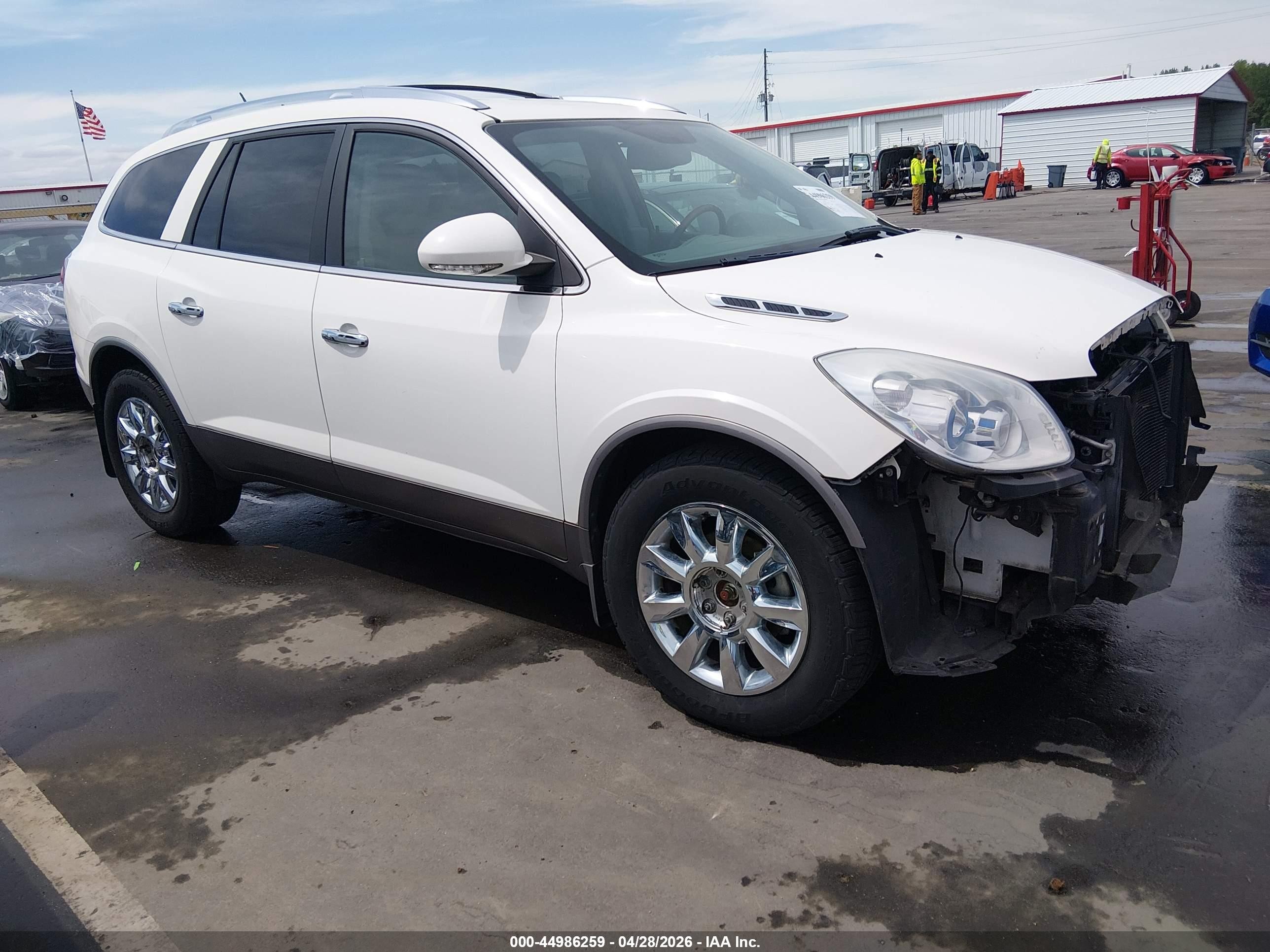 2011 Buick Enclave CXL-1, VIN 5GAKRBED9BJ367712 — Front end