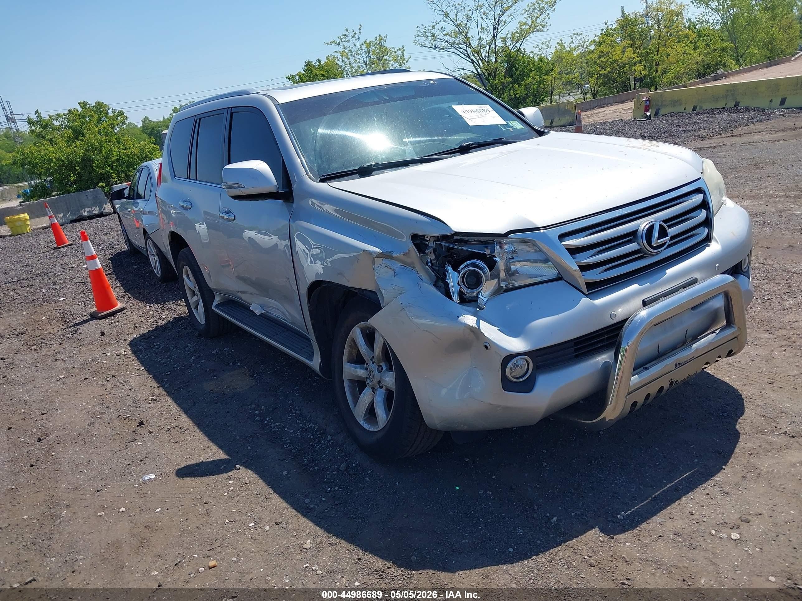 2011 Lexus GX 460, VIN JTJBM7FX3B5018098 — Front end
