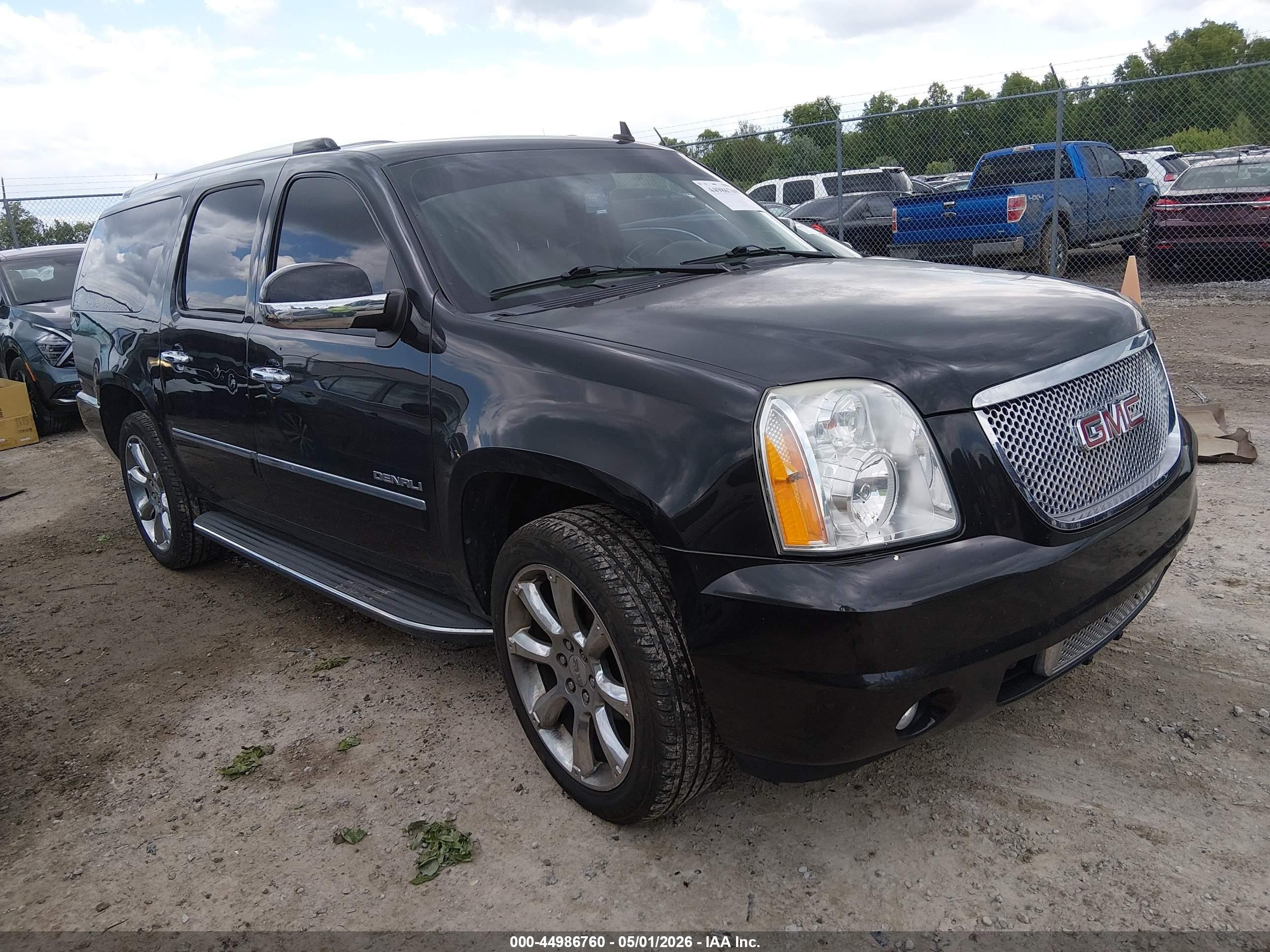 2013 GMC Yukon XL Denali, VIN 1GKS1MEF0DR312867 — Перед