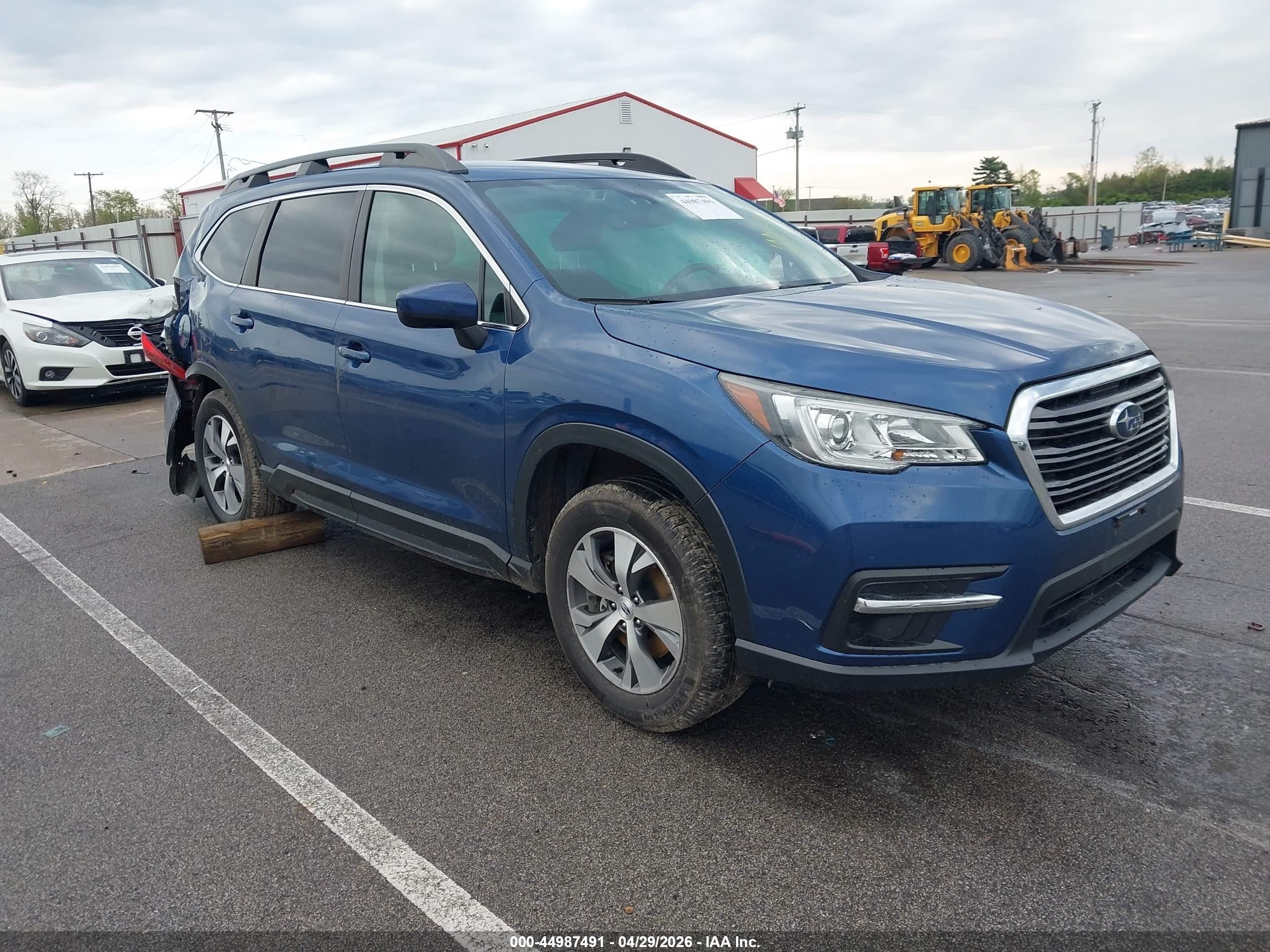 2020 Subaru Ascent Premium, VIN 4S4WMAFD9L3454535 — Side