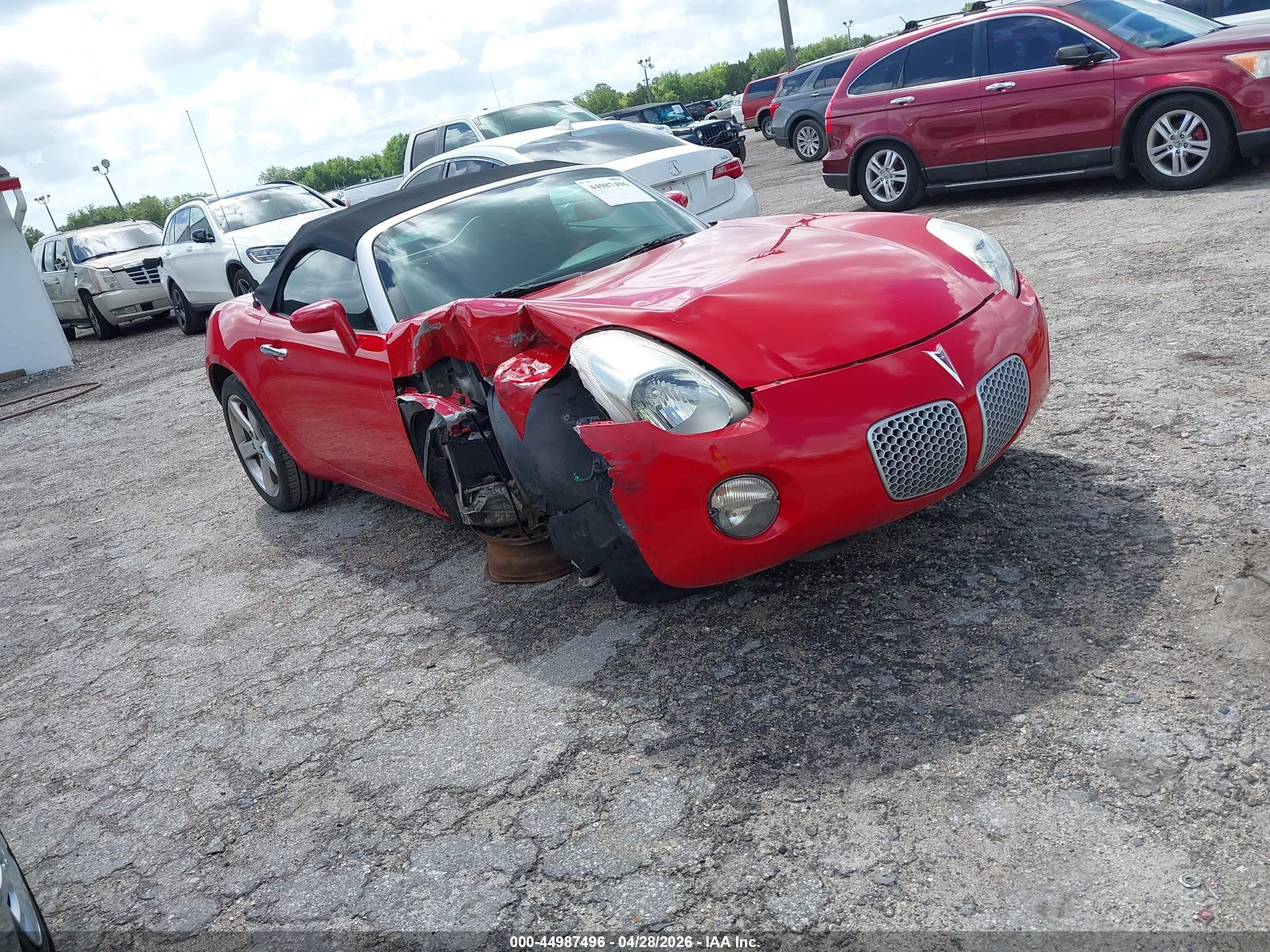 2006 Pontiac Solstice, VIN 1G2MB33B76Y104199 — Front end