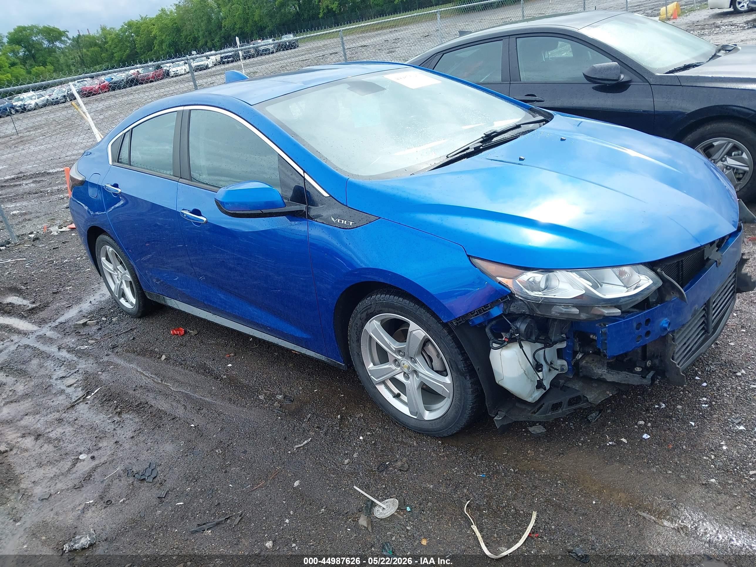 2017 Chevrolet Volt LT, VIN 1G1RA6S56HU101721 — Front end