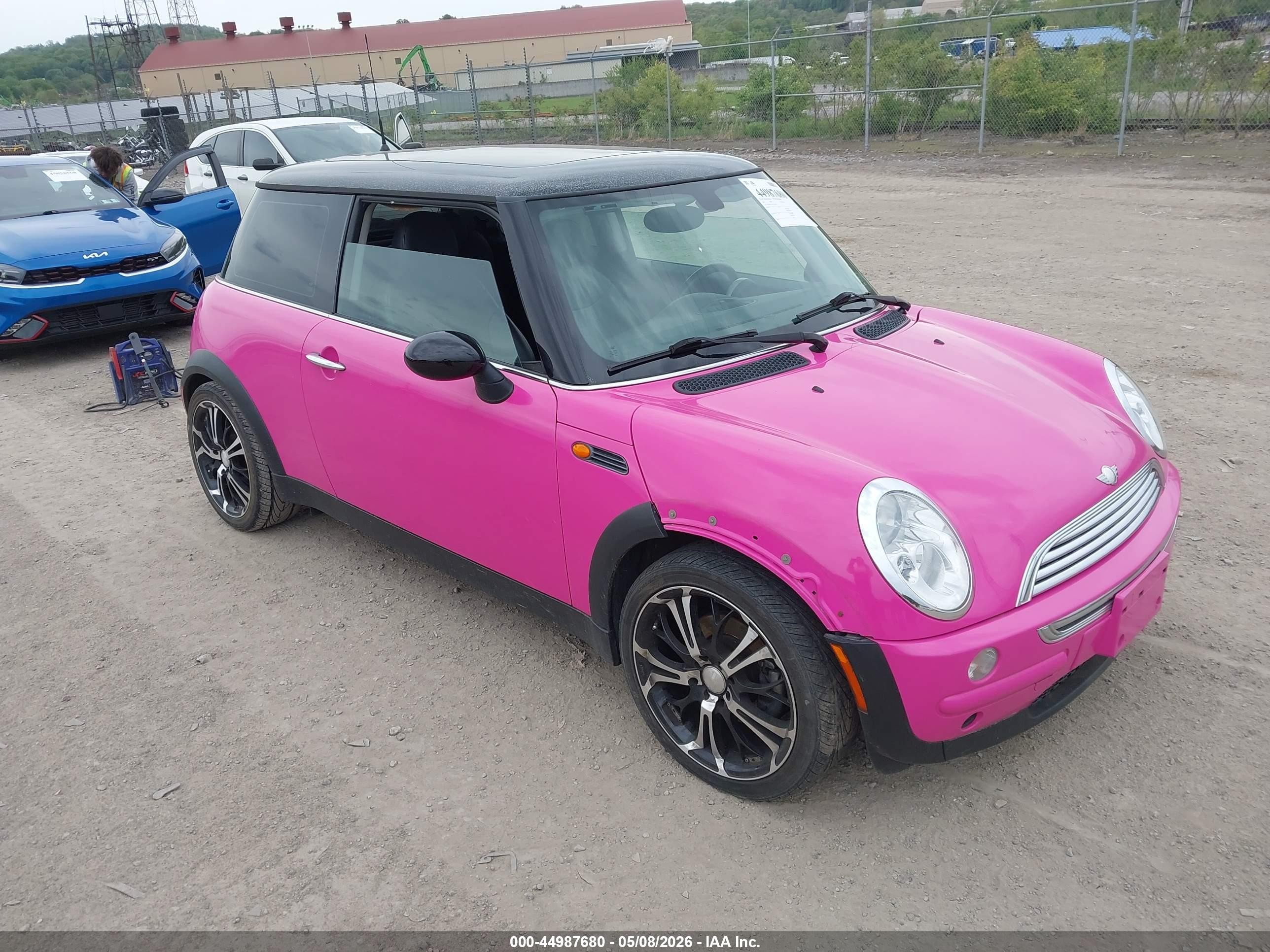 2003 MINI Hardtop, VIN WMWRC33413TE16706 — Перед