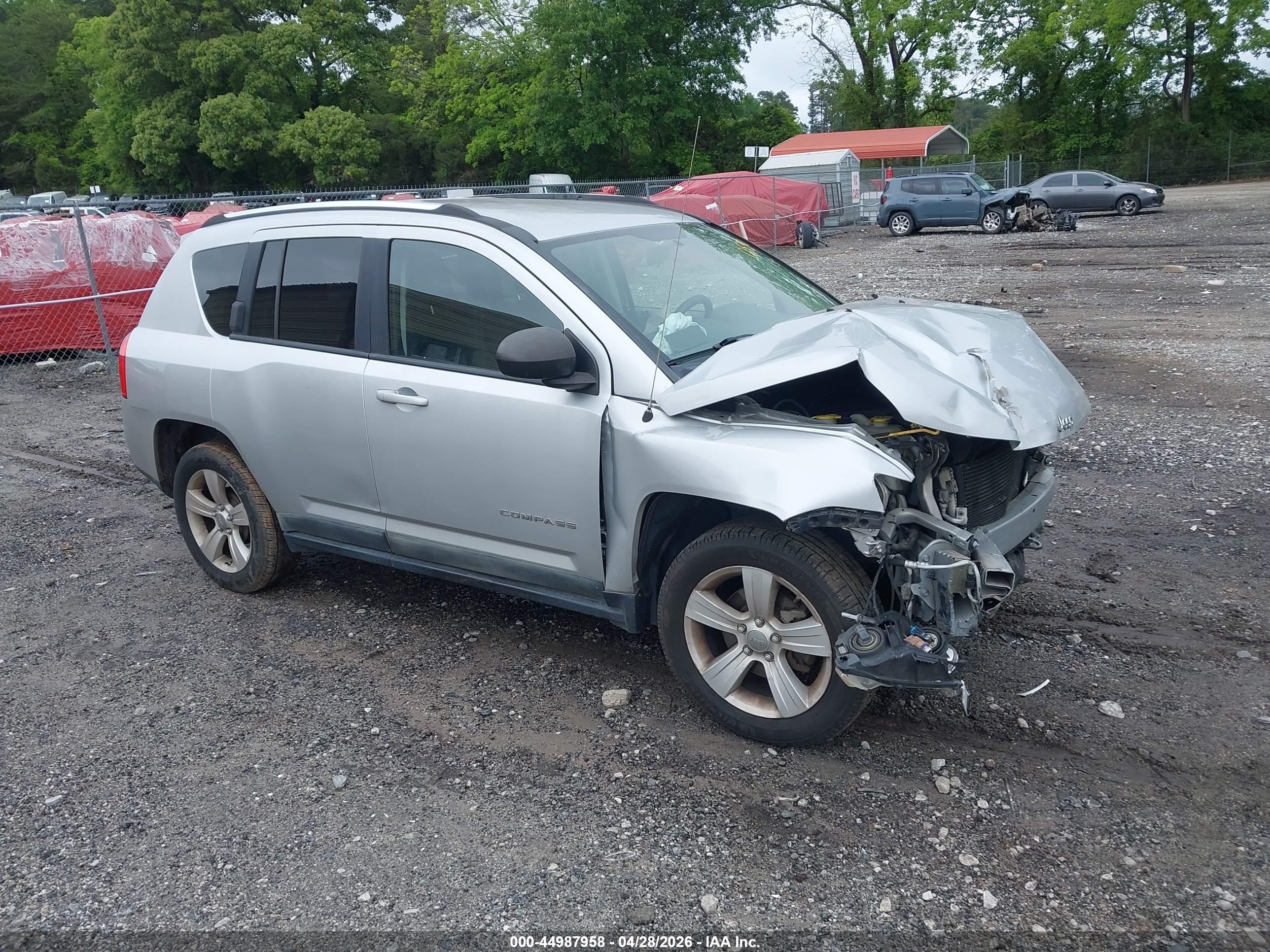 2011 Jeep Compass, VIN 1J4NT1FB7BD150530 — Front end