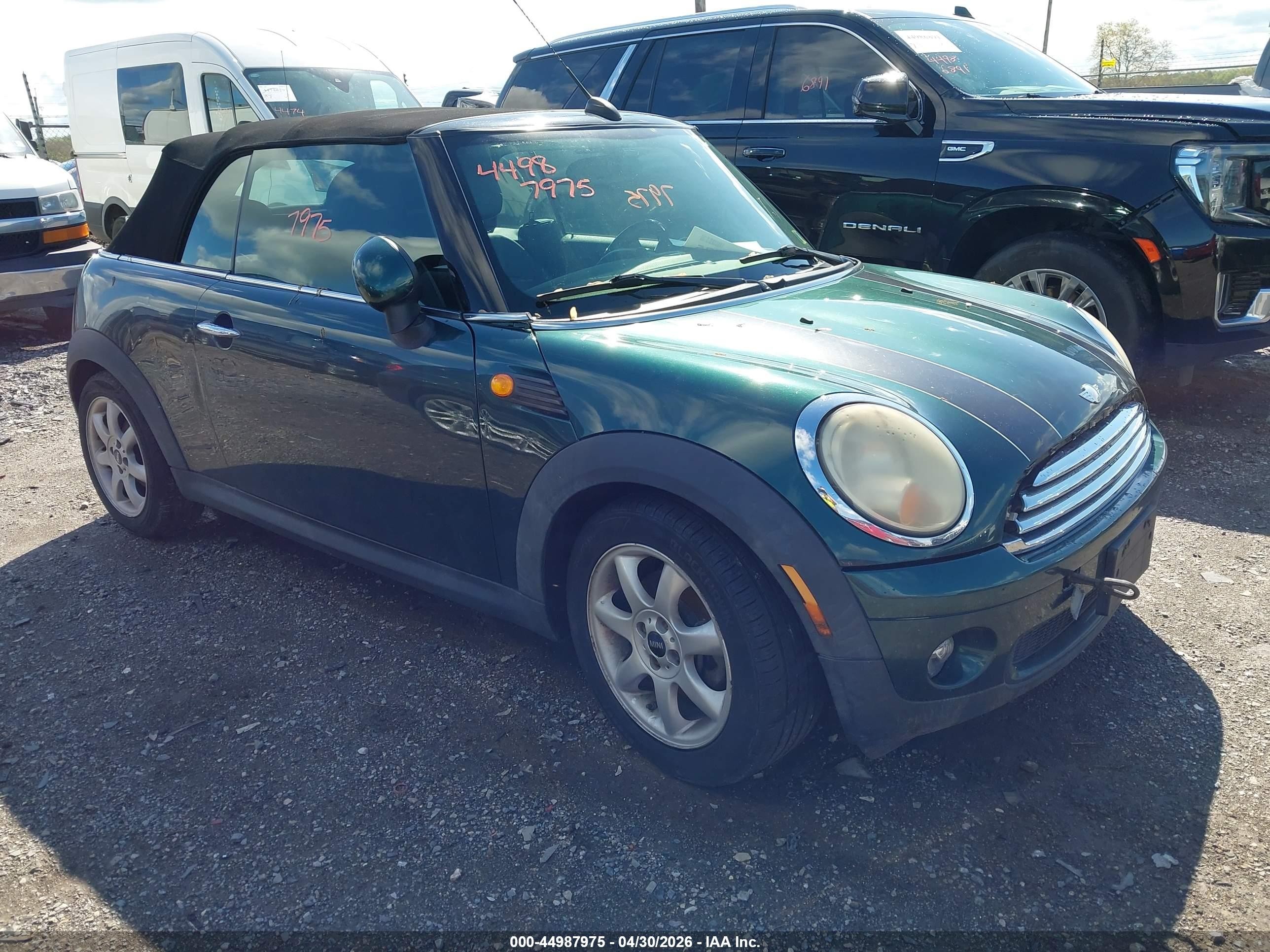 2010 MINI Convertible, VIN WMWMR3C57ATZ18986 — Обычный износ