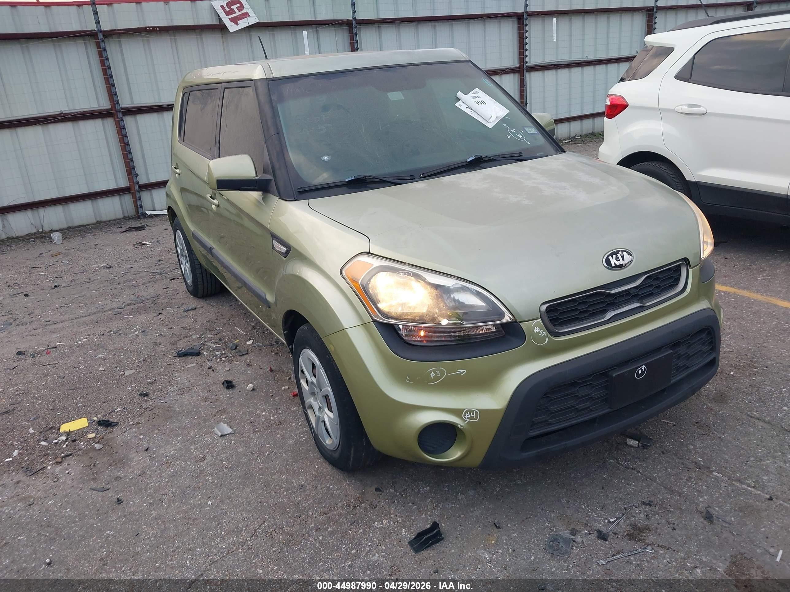 2013 Kia Soul, VIN KNDJT2A50D7483729 — Side
