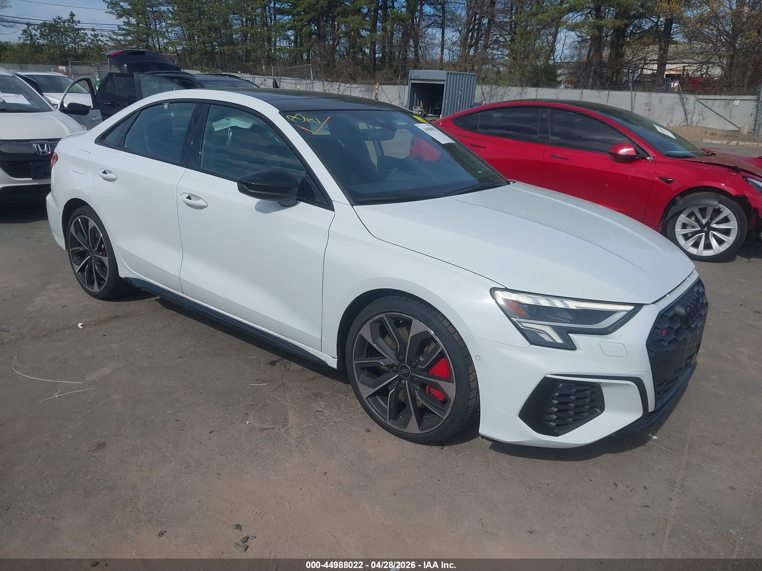 2024 Audi S3 Premium Plus, VIN WAUH3DGY5RA129580 — Бок