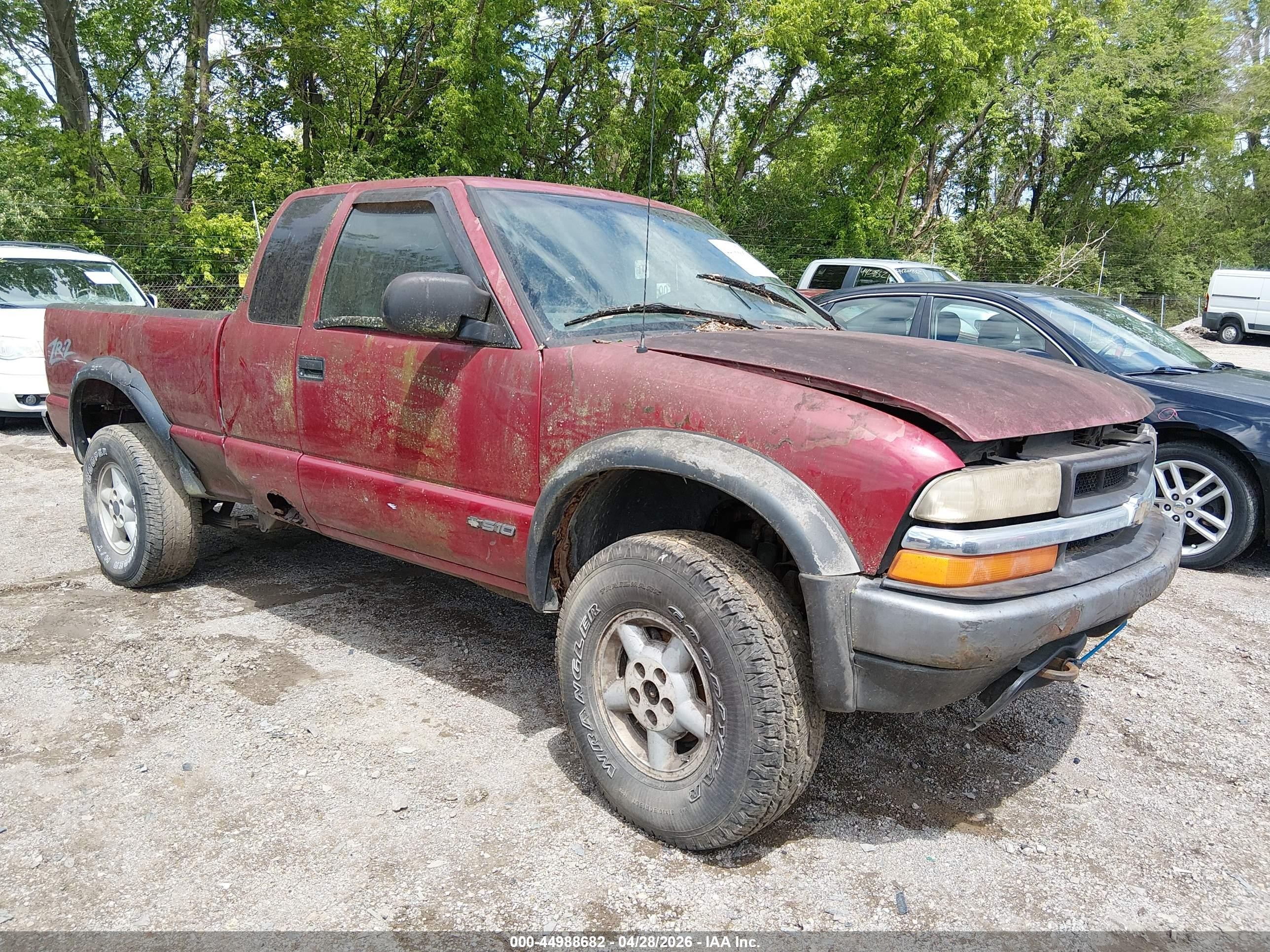 2000 Chevrolet S-10 LS ZR2, VIN 1GCCT19W4Y8108930 — Normal wear